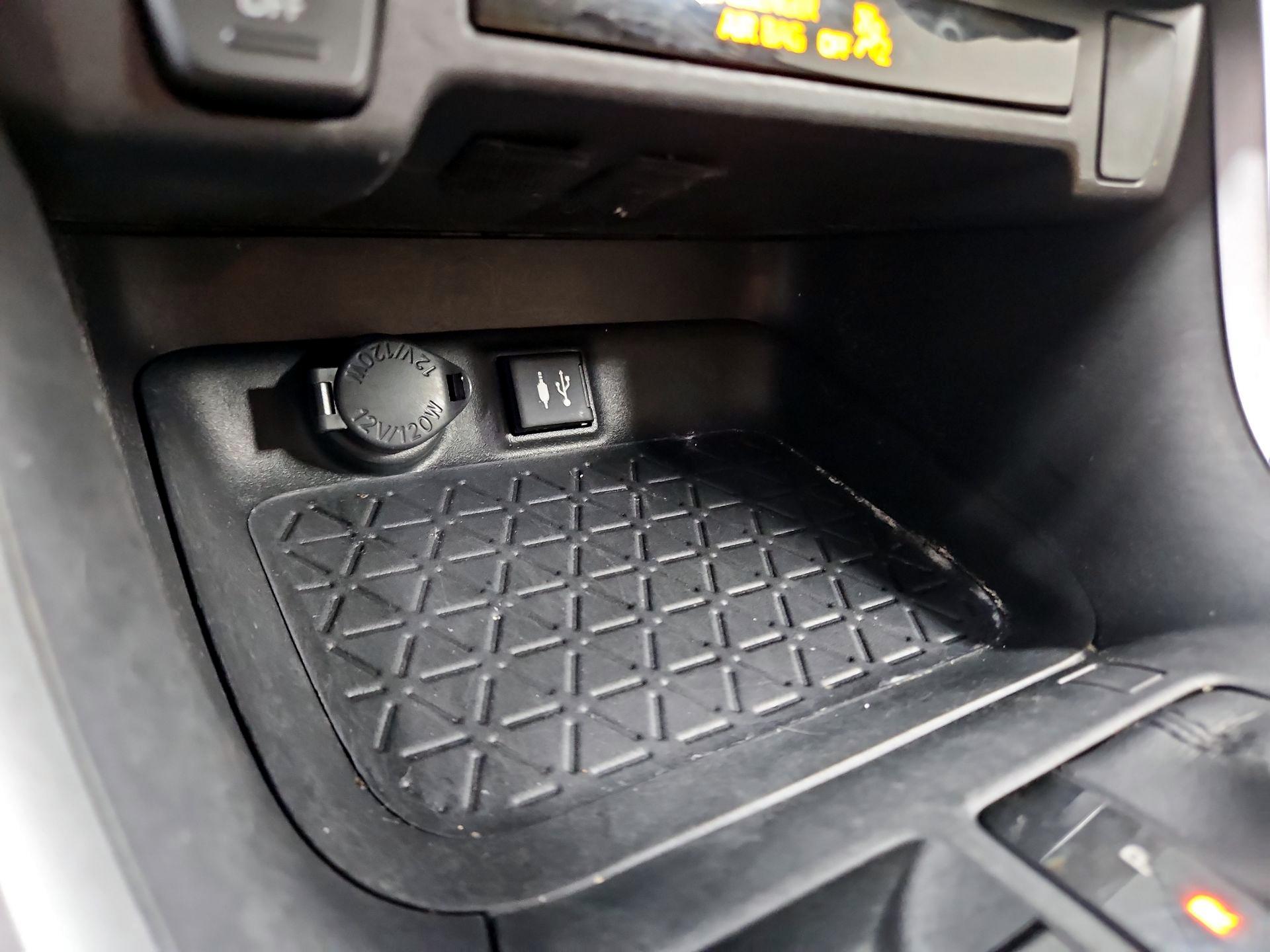 Thumbnail: 2019 Toyota RAV4 - 18