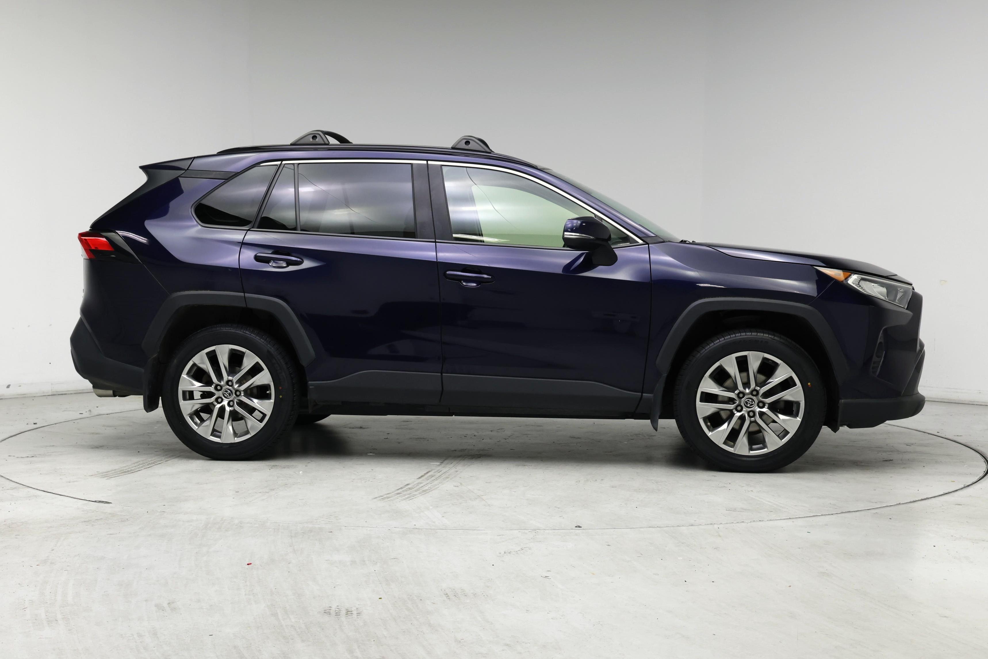 Thumbnail: 2019 Toyota RAV4 - 7