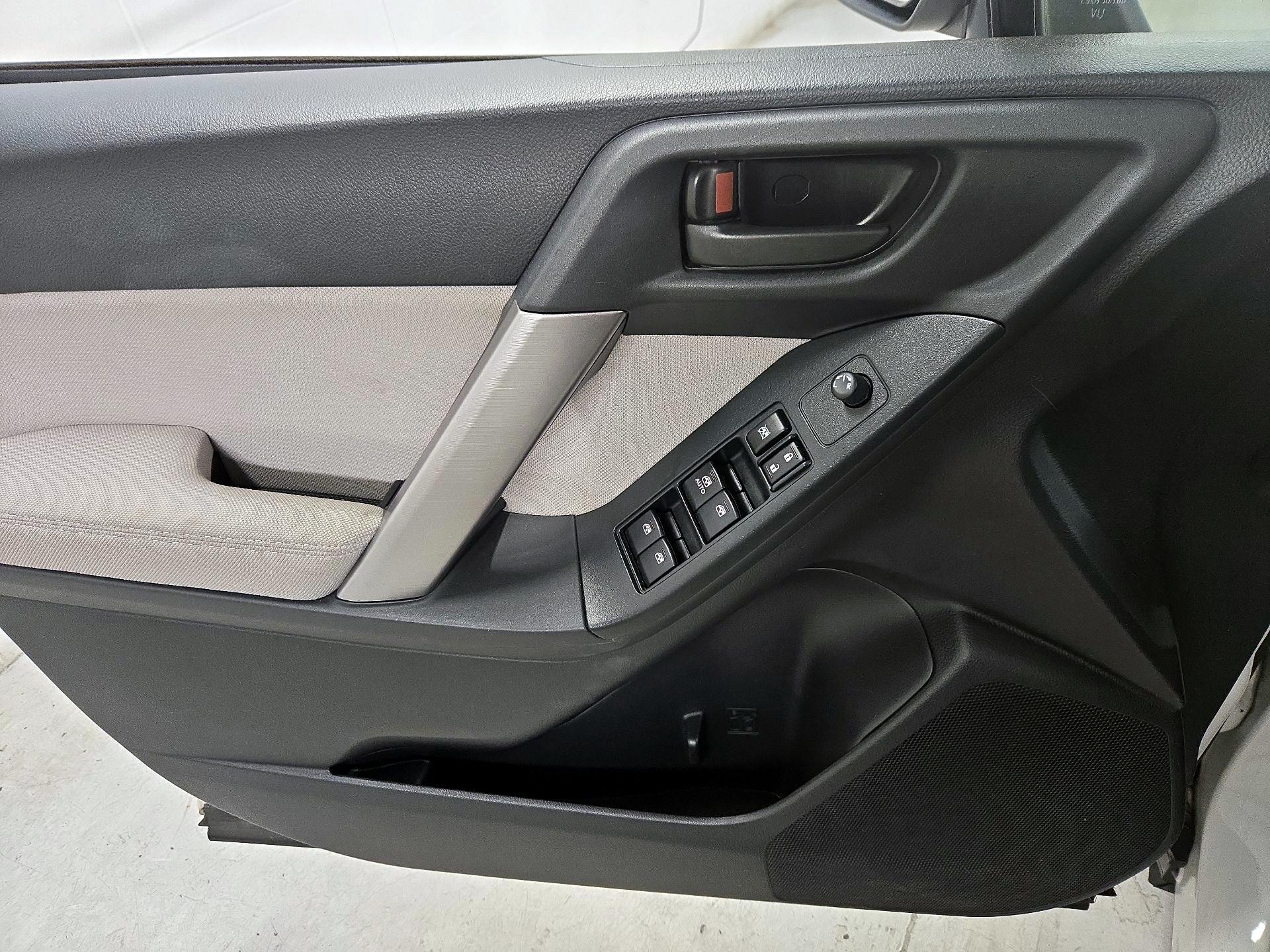 Thumbnail: 2015 Subaru Forester - 12