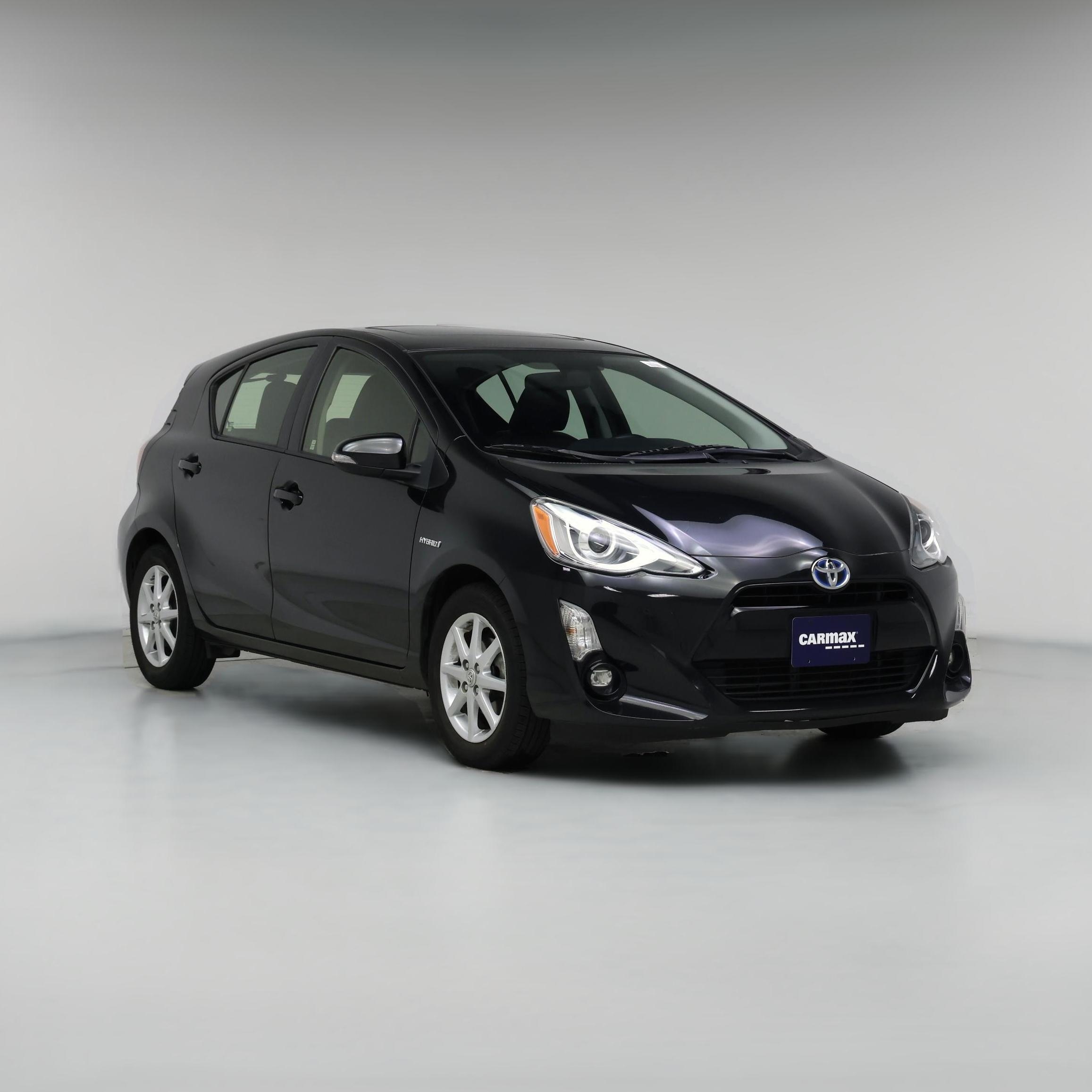 Thumbnail: 2015 Toyota Prius c - 1