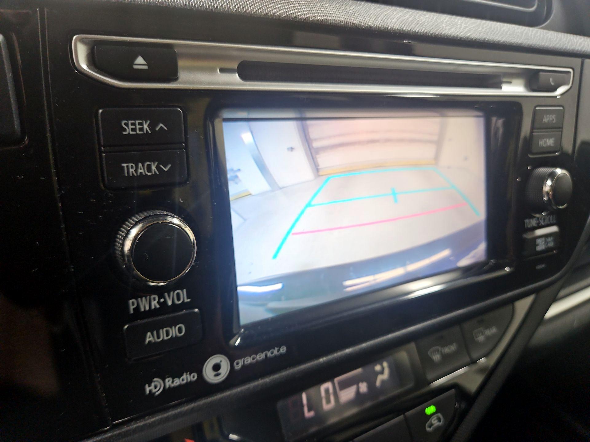 Thumbnail: 2015 Toyota Prius c - 14