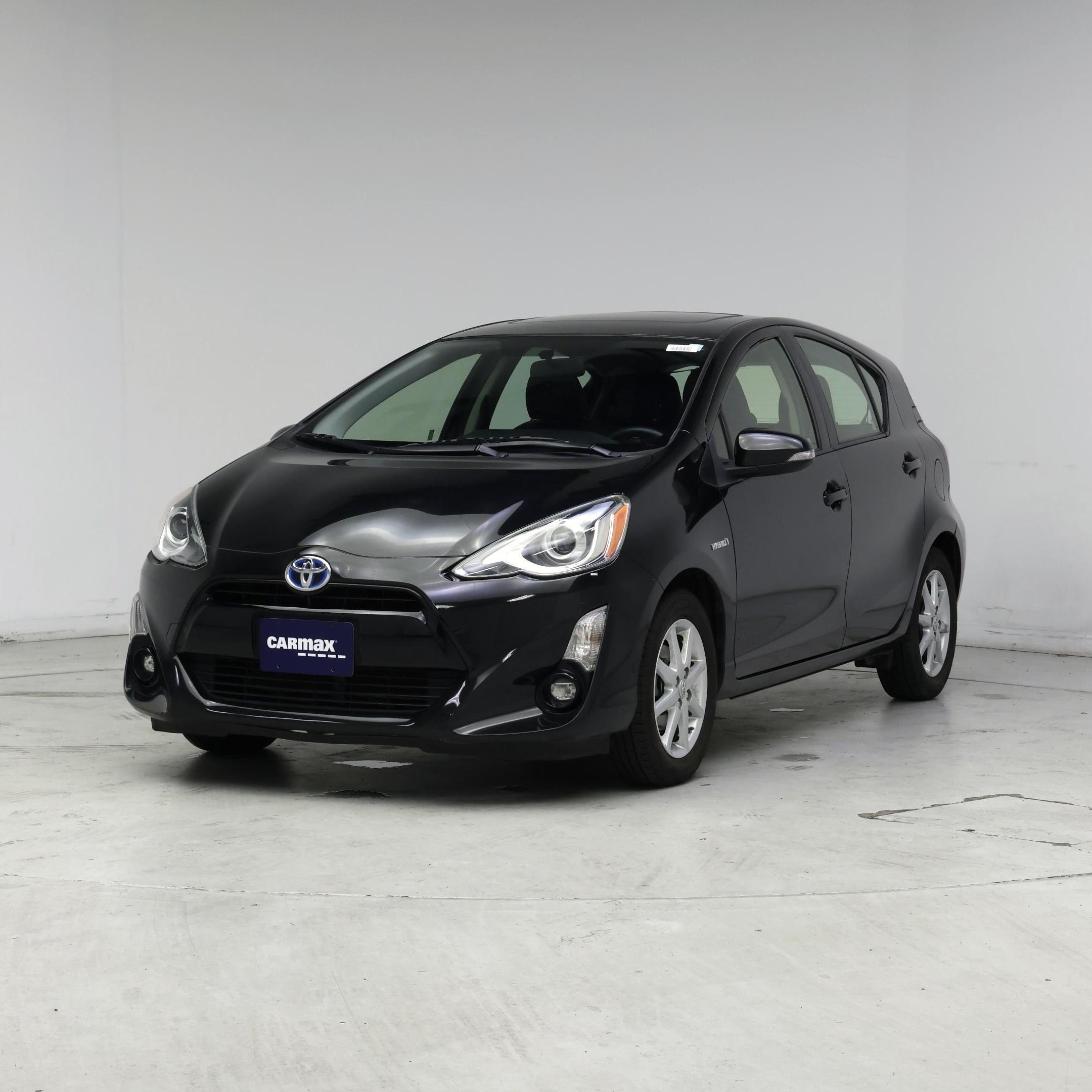 Thumbnail: 2015 Toyota Prius c - 4