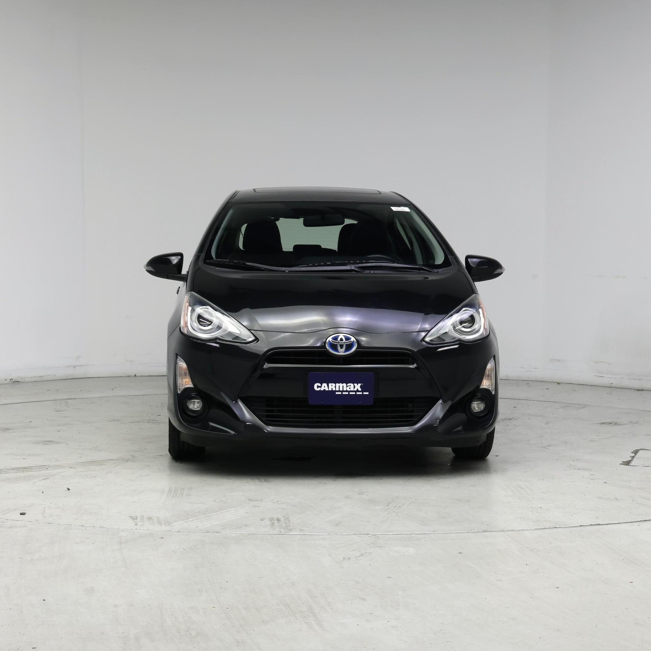 Thumbnail: 2015 Toyota Prius c - 5