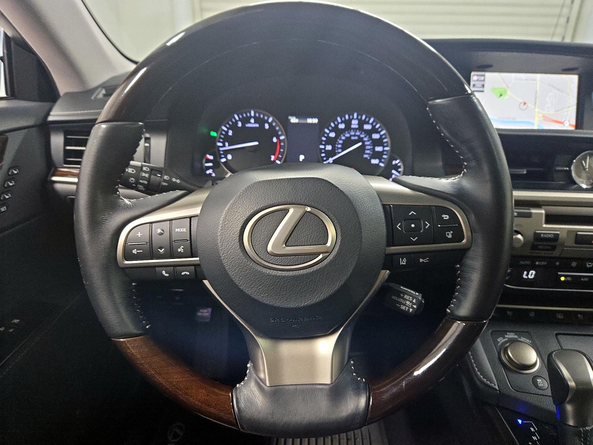 Thumbnail: 2017 Lexus ES - 10