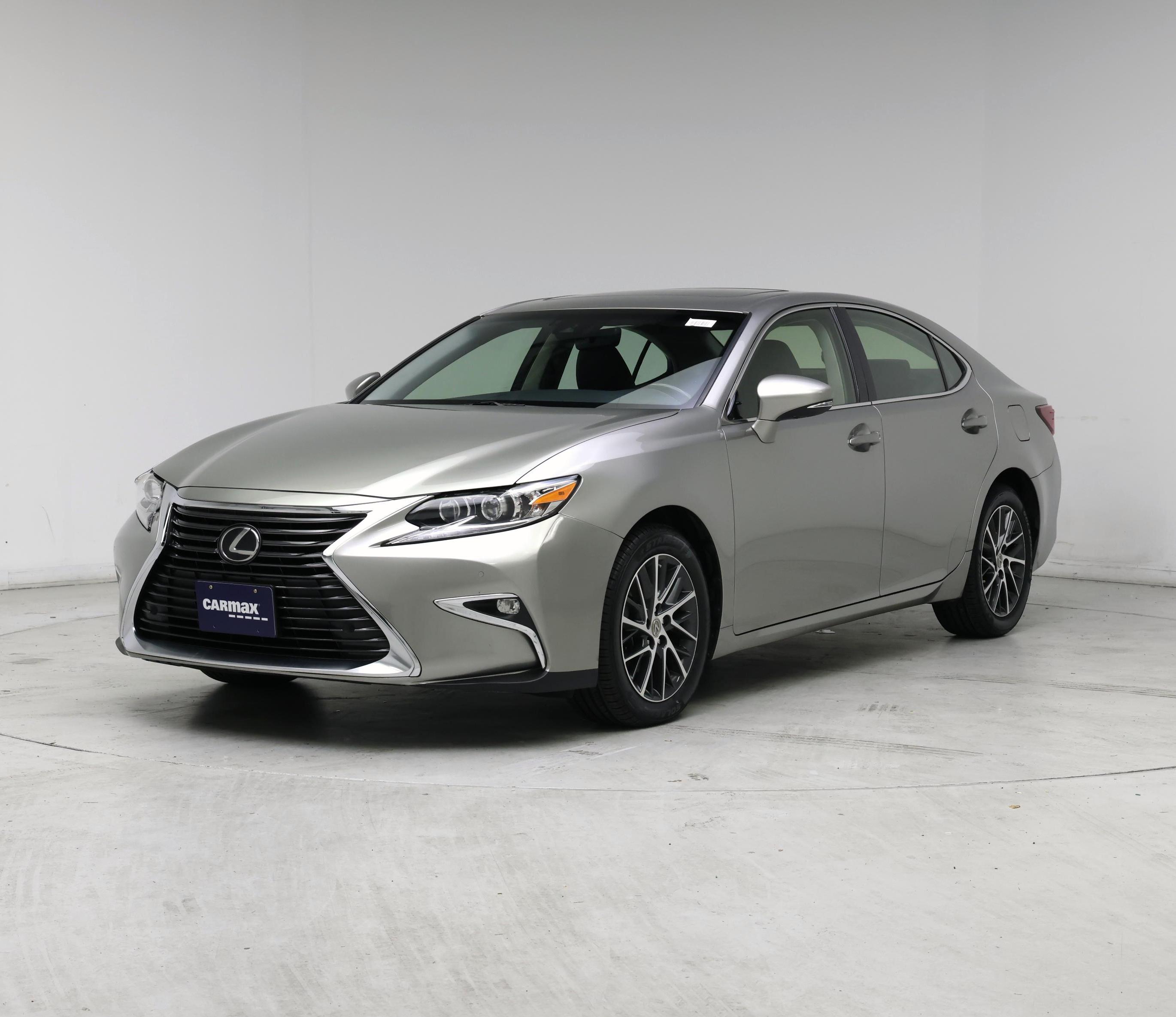 Thumbnail: 2017 Lexus ES - 4