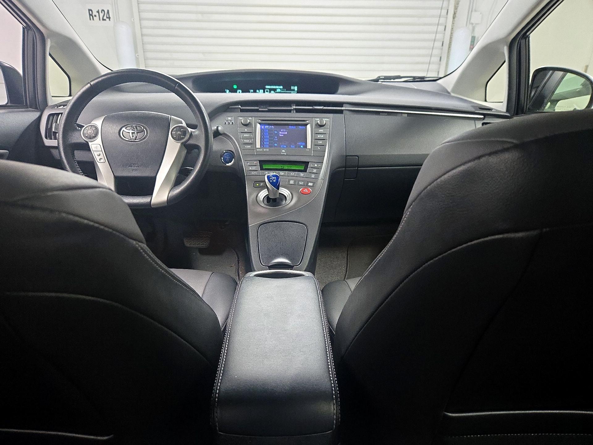 Thumbnail: 2014 Toyota Prius - 9