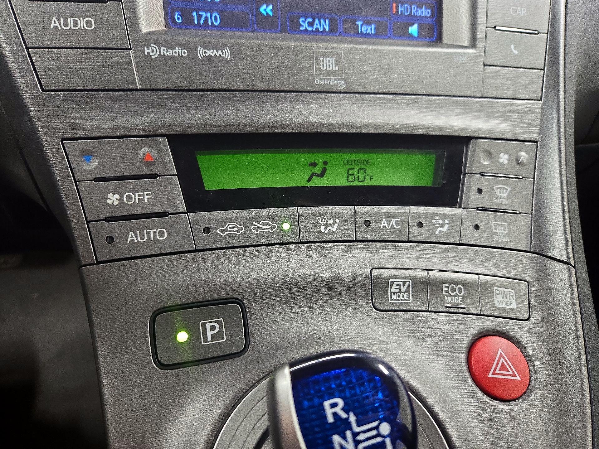 Thumbnail: 2014 Toyota Prius - 16