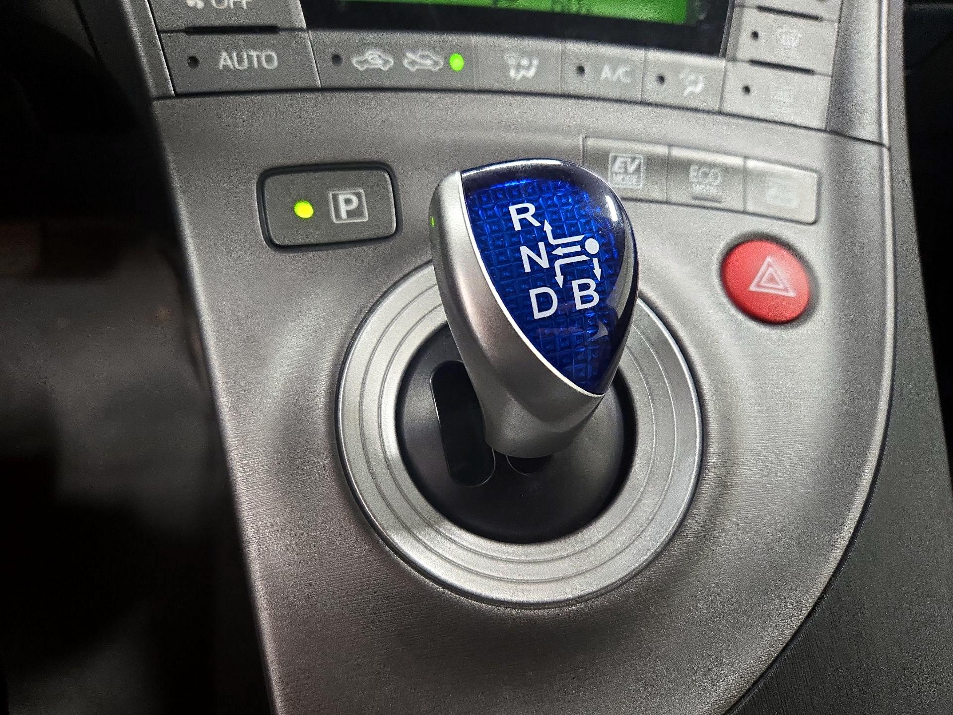 Thumbnail: 2014 Toyota Prius - 17