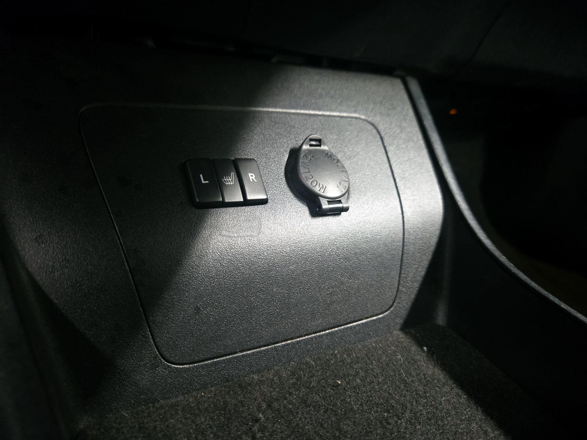 Thumbnail: 2014 Toyota Prius - 18