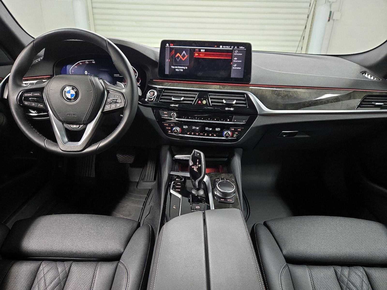 2022 BMW 5 Series 530i - Photo 10