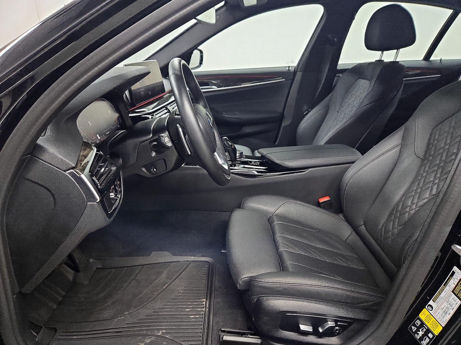2022 BMW 5 Series 530i - Photo 12