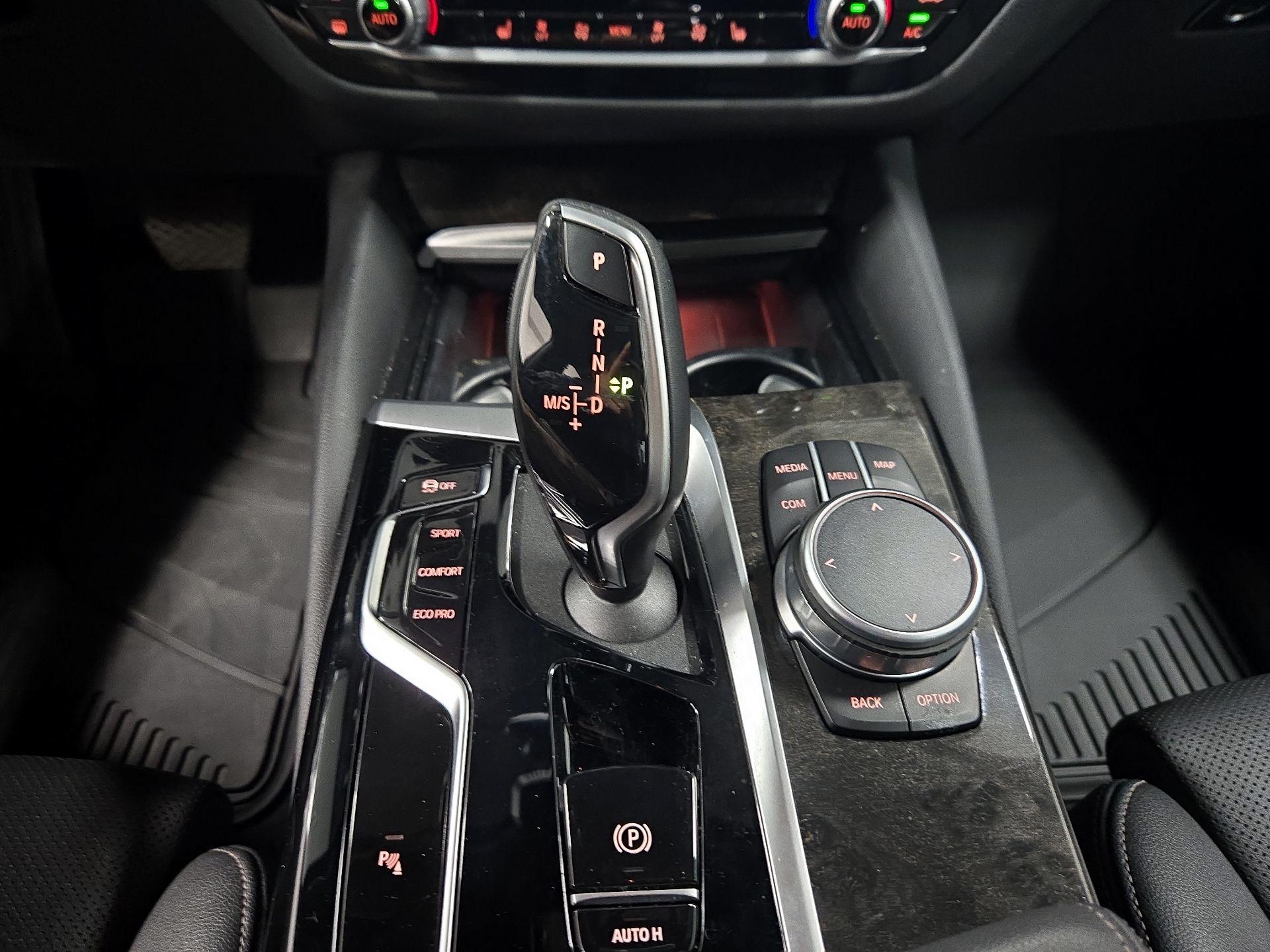 Thumbnail: 2022 BMW 5 Series - 18