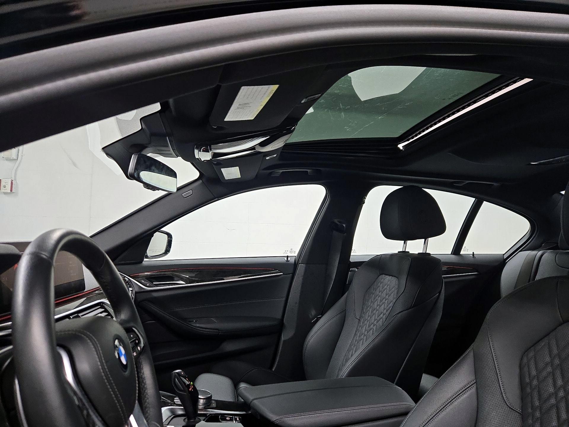 Thumbnail: 2022 BMW 5 Series - 20