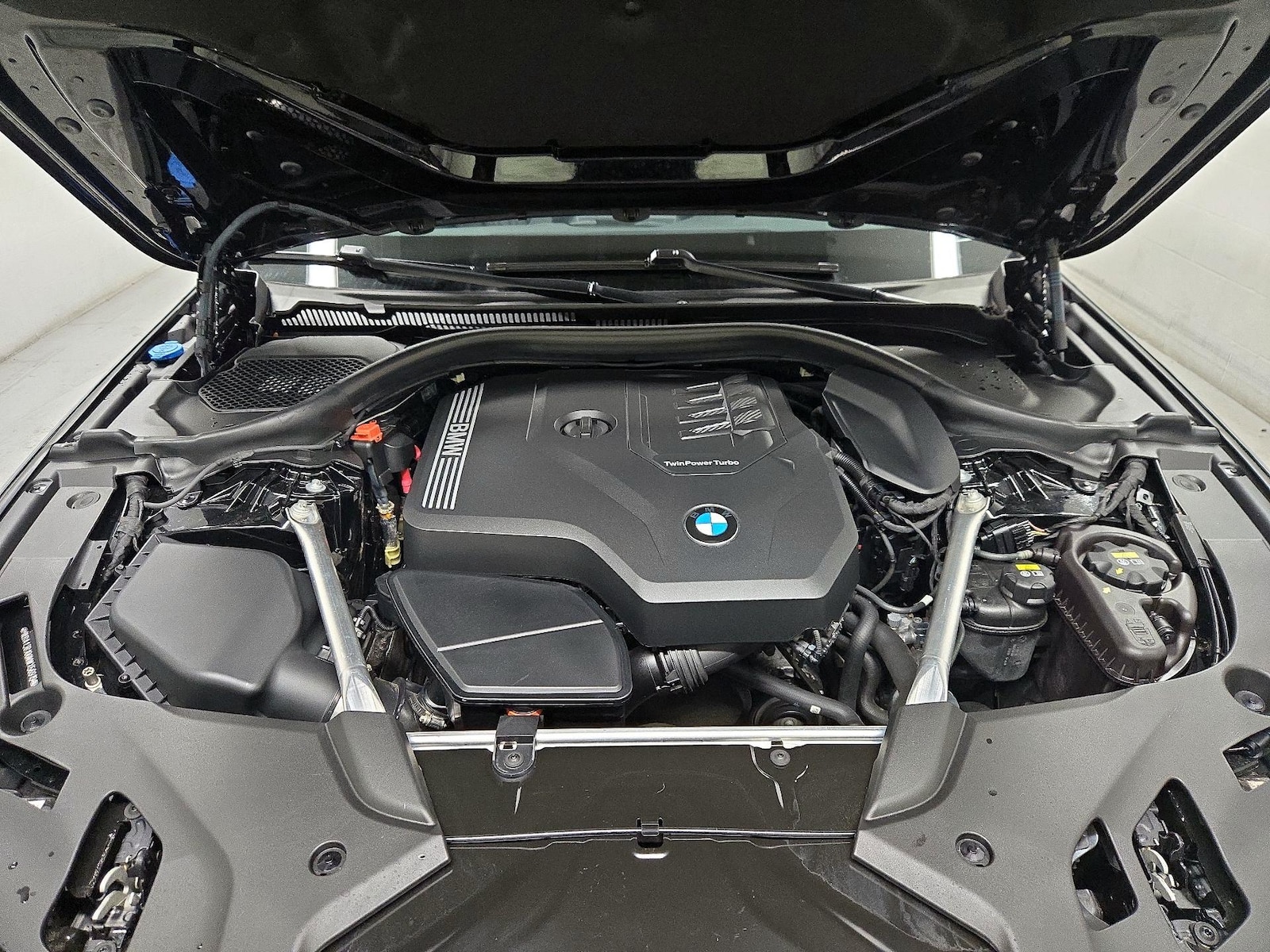 2022 BMW 5 Series 530i - Photo 24