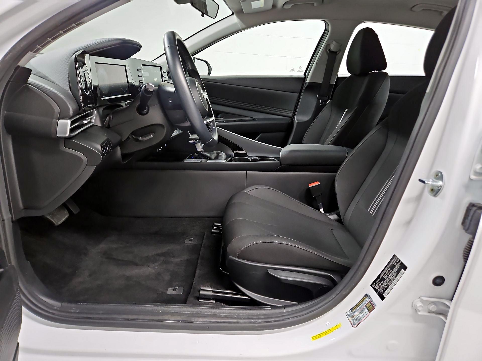 Thumbnail: 2021 Hyundai Elantra - 11