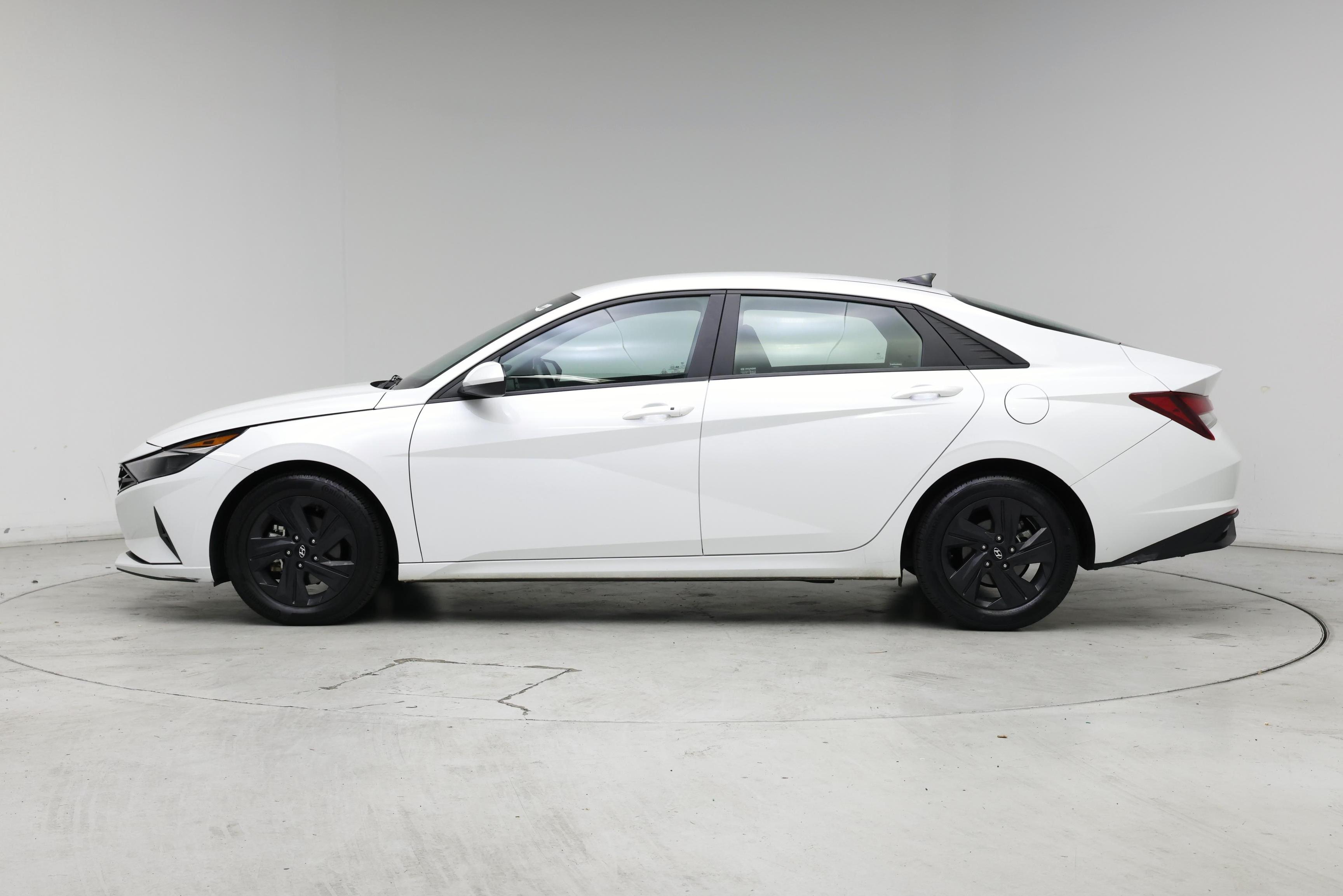 Thumbnail: 2021 Hyundai Elantra - 3