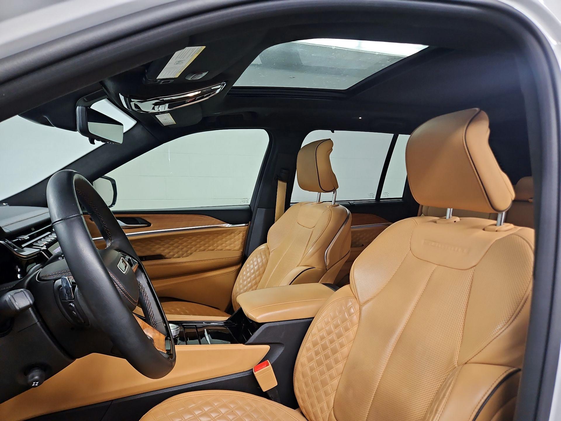 Thumbnail: 2024 Jeep Grand Cherokee - 20