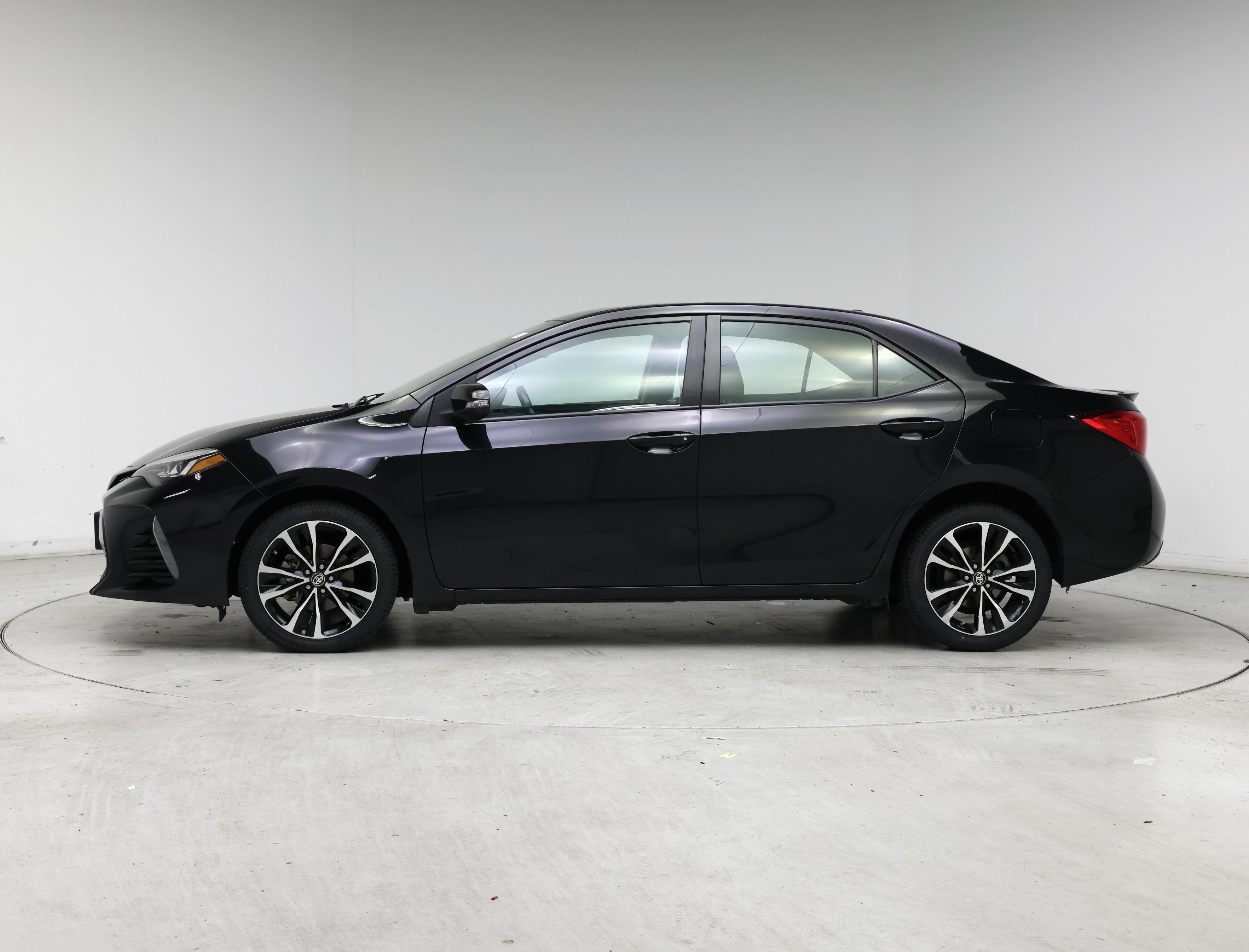 Thumbnail: 2017 Toyota Corolla - 3
