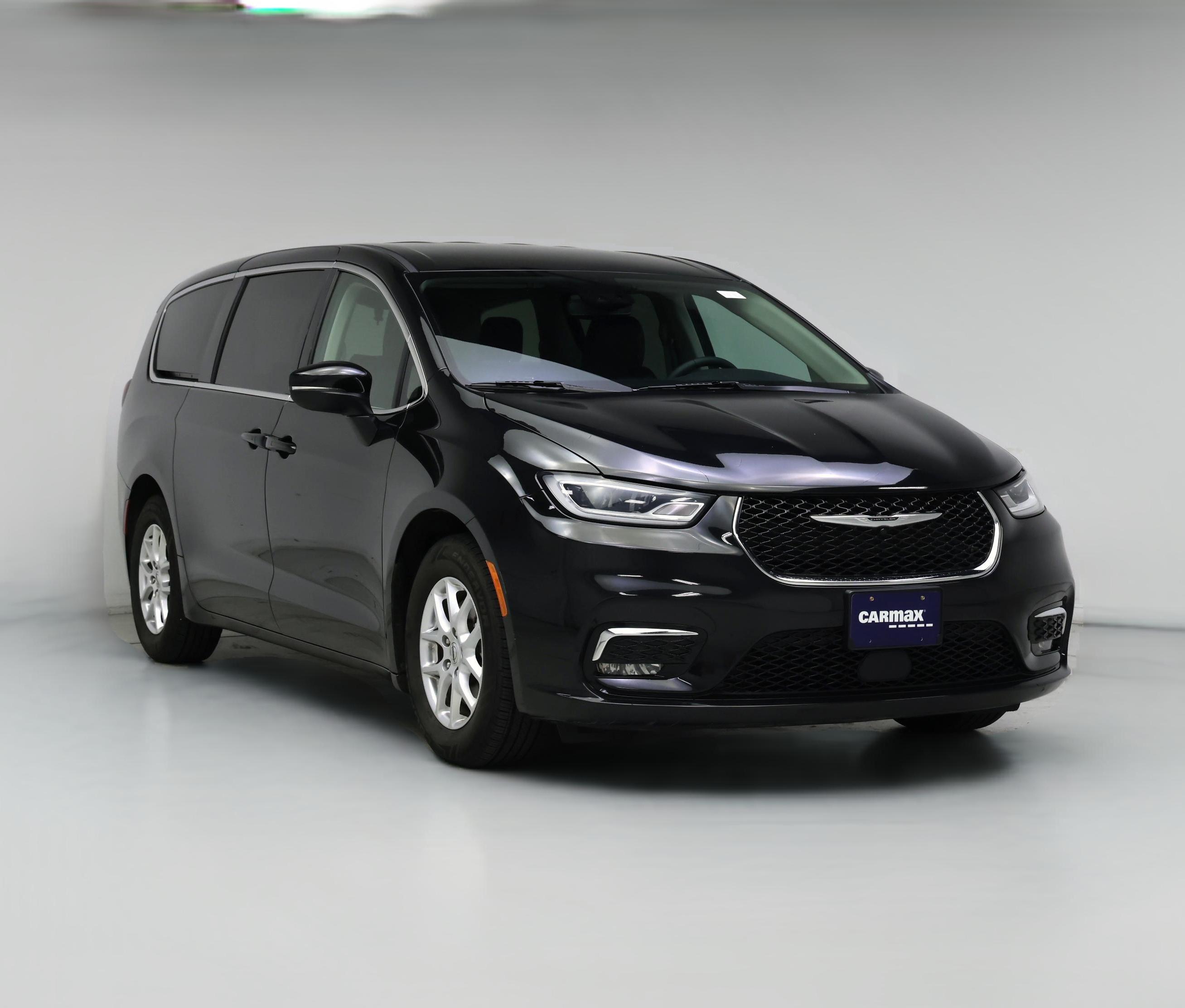 Thumbnail: 2023 Chrysler Pacifica - 1