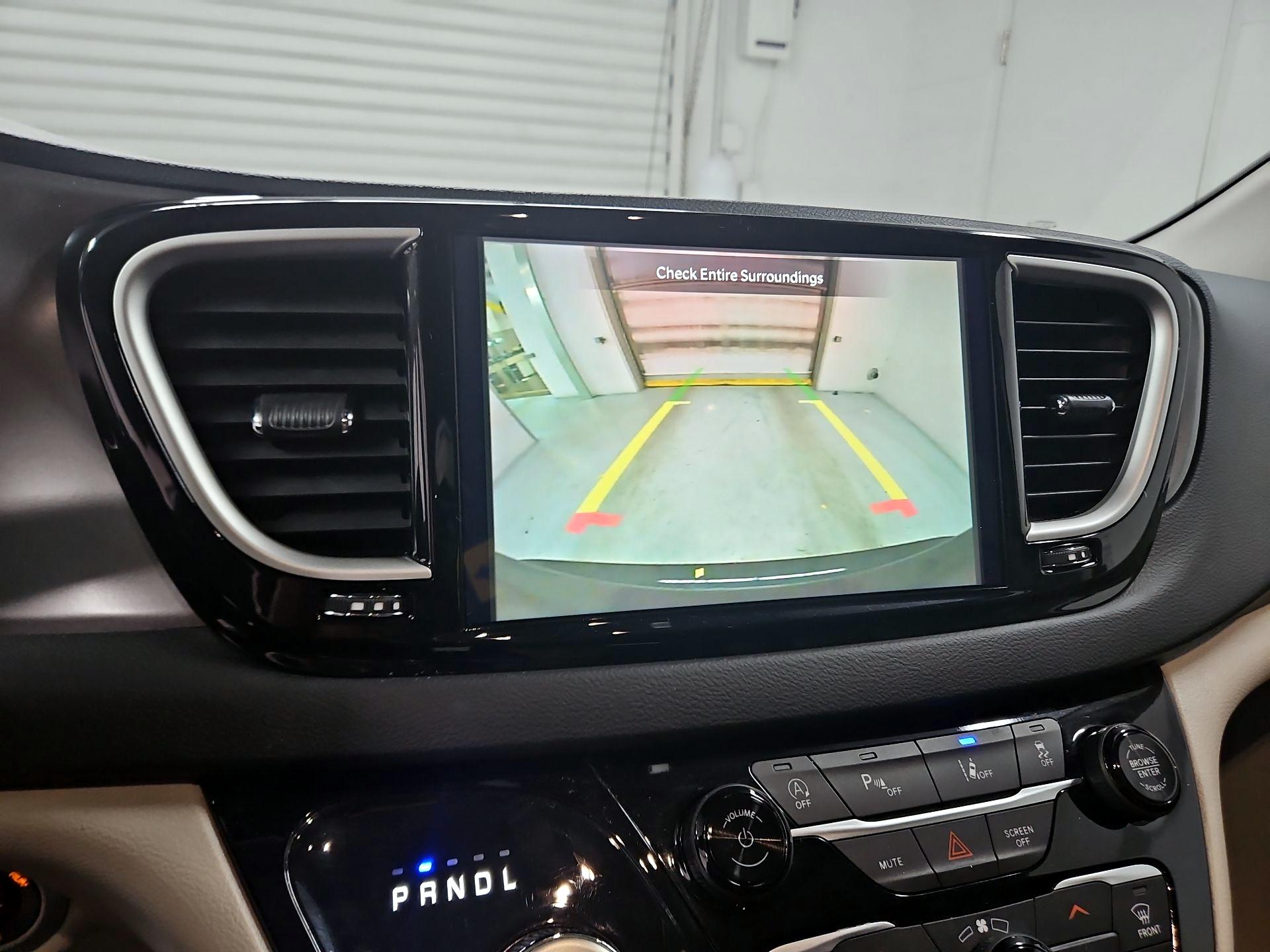 Thumbnail: 2023 Chrysler Pacifica - 14