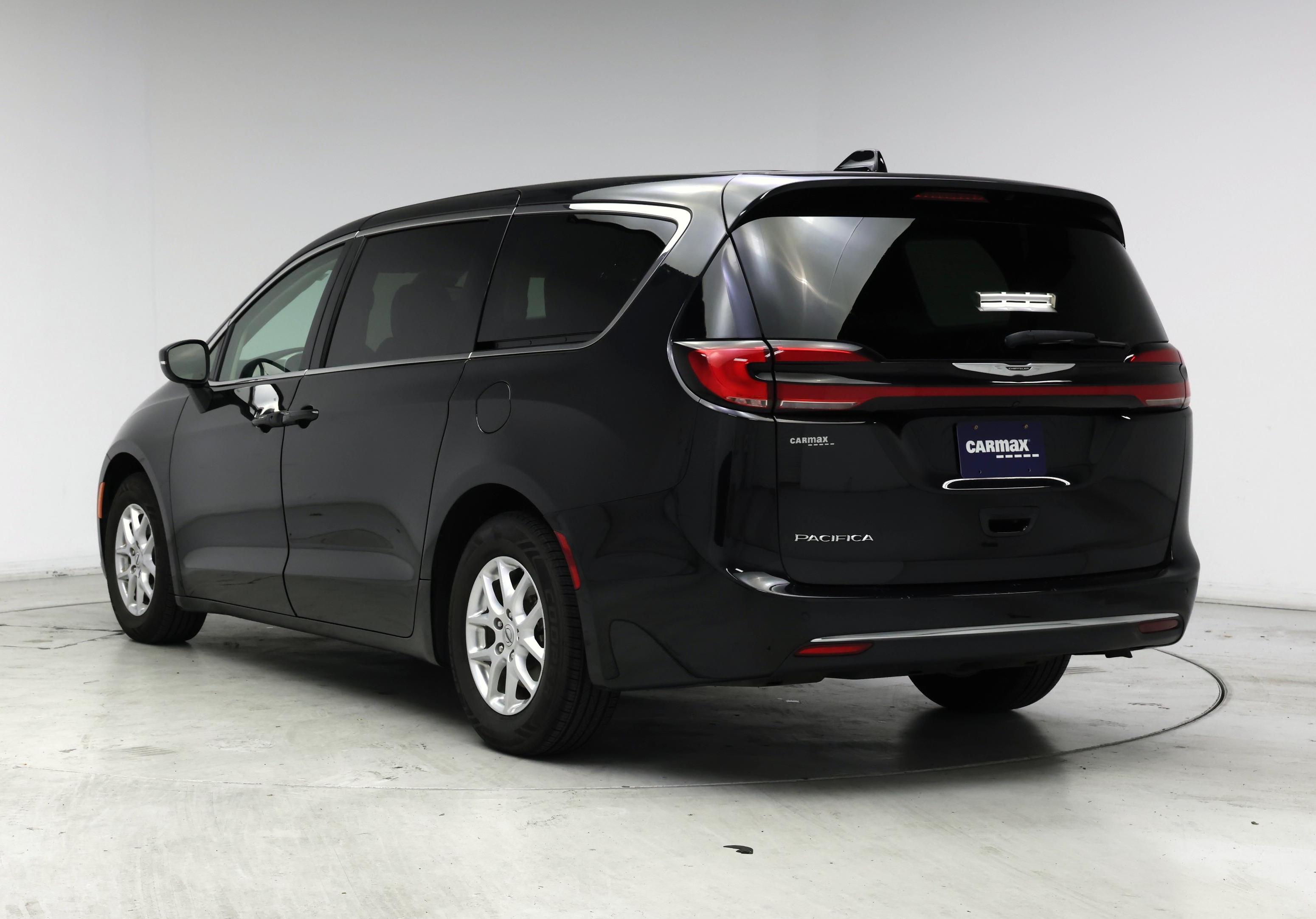 Thumbnail: 2023 Chrysler Pacifica - 2