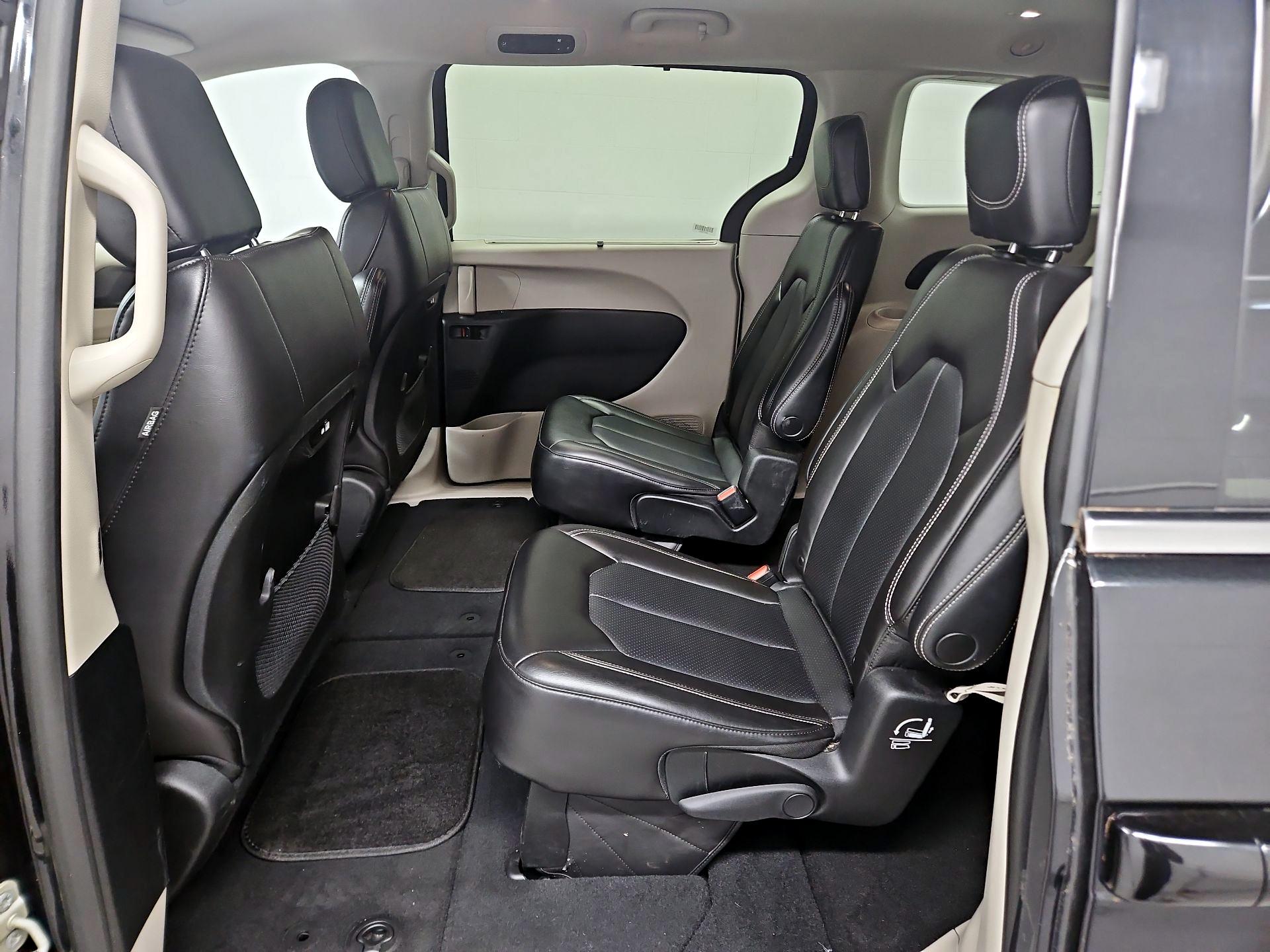 Thumbnail: 2023 Chrysler Pacifica - 19