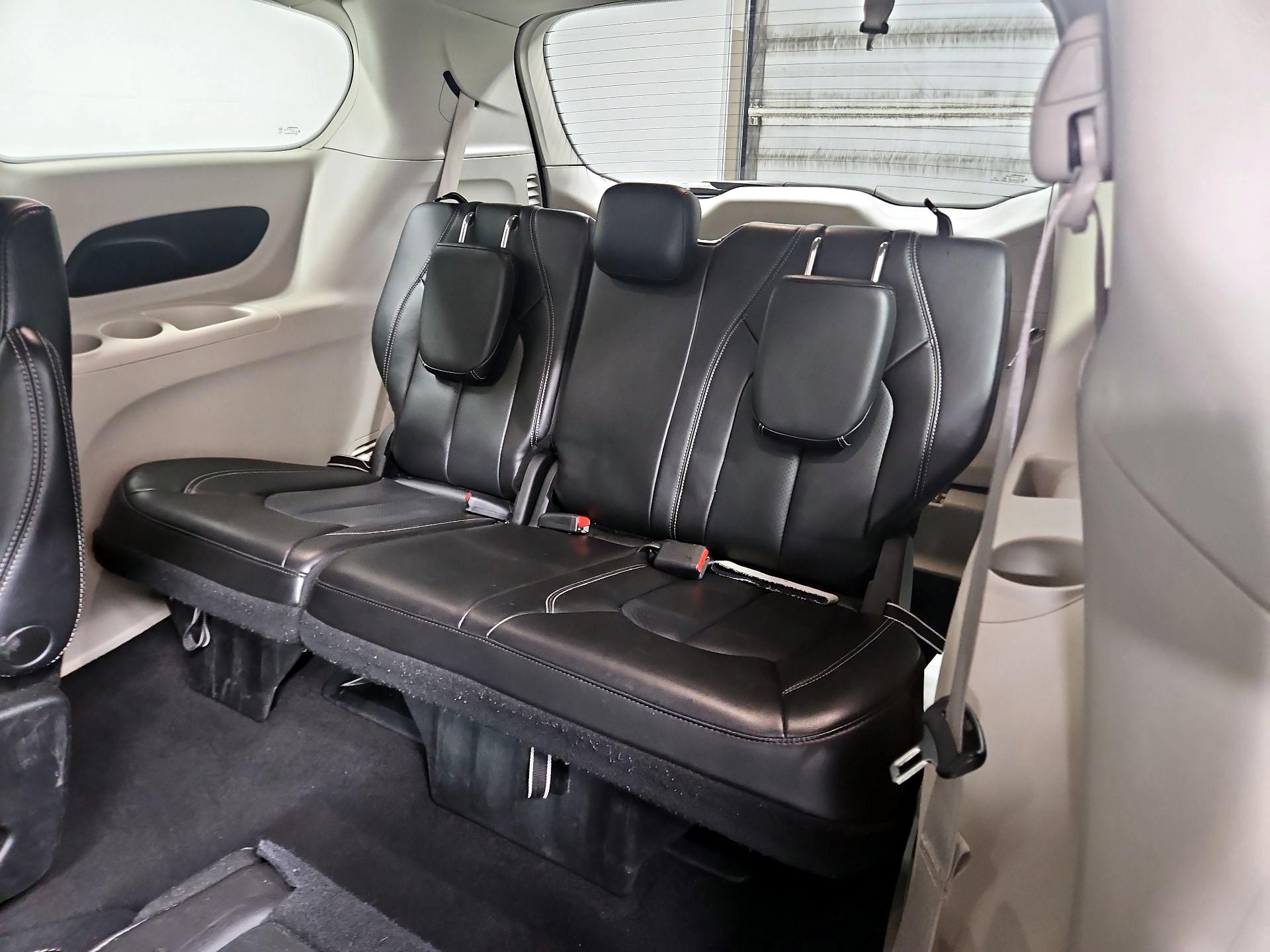 Thumbnail: 2023 Chrysler Pacifica - 20