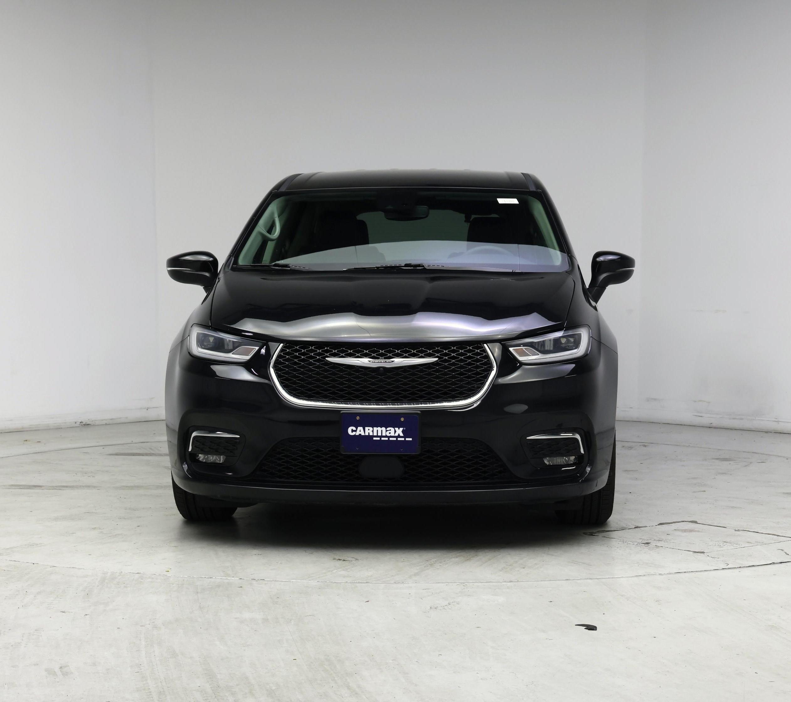 Thumbnail: 2023 Chrysler Pacifica - 5