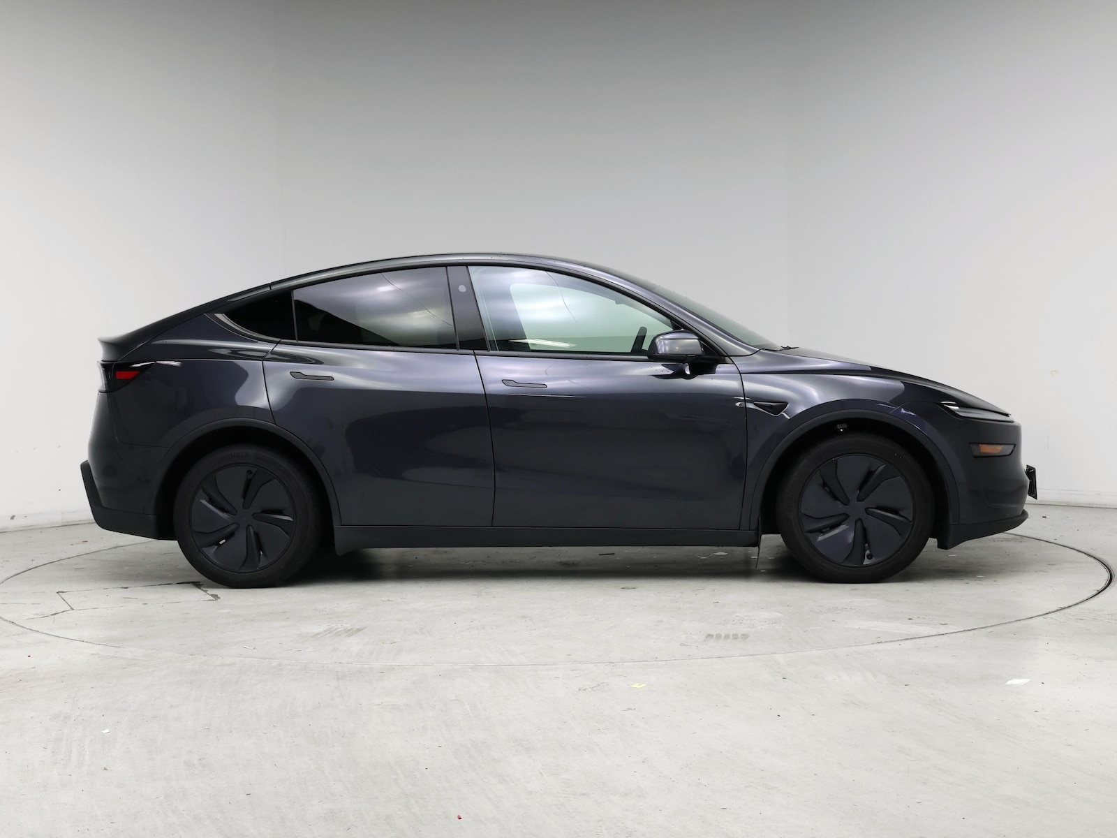 2026 Tesla Model Y Long Range - Photo 8