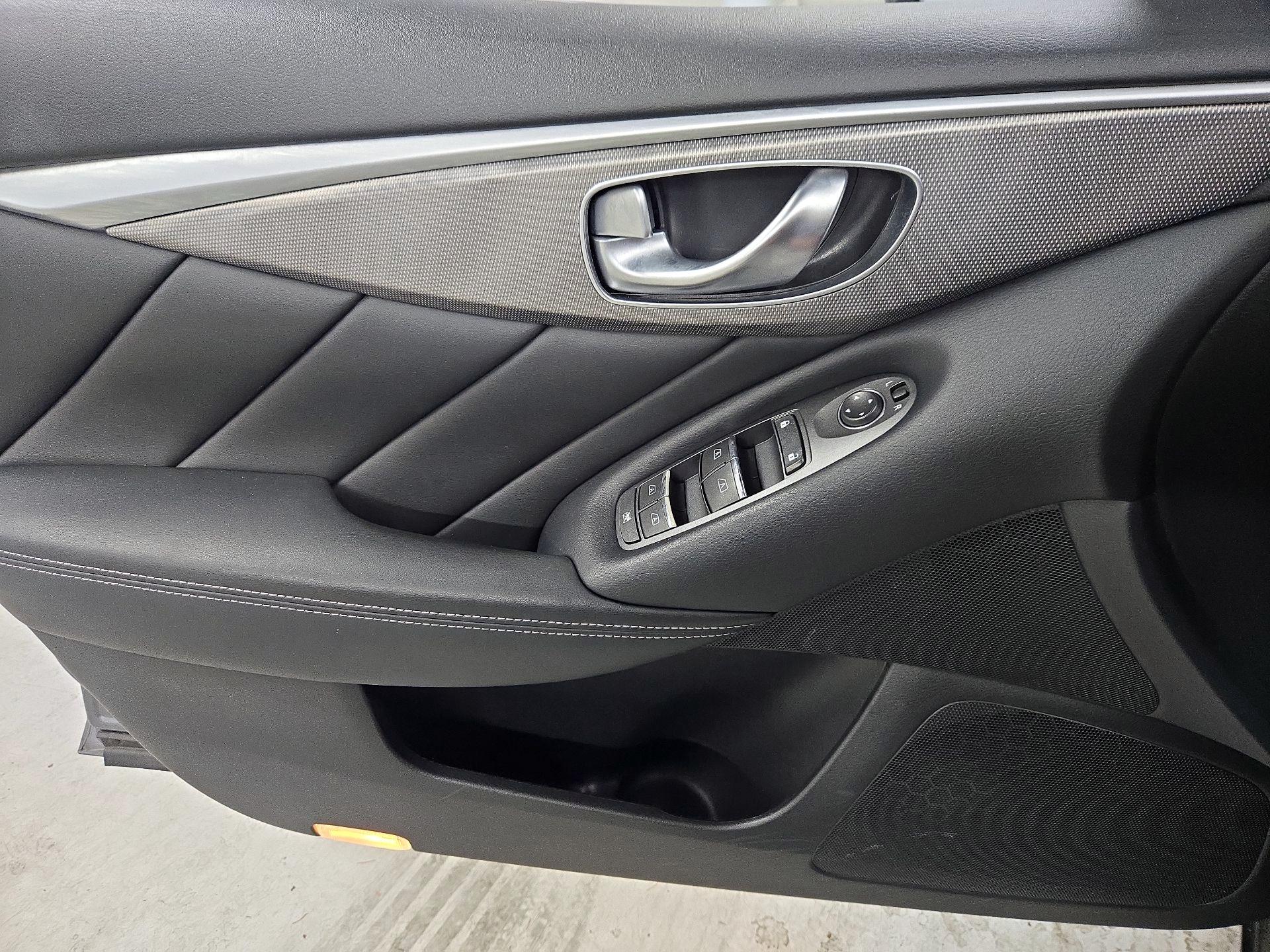 Thumbnail: 2014 INFINITI Q50 - 12