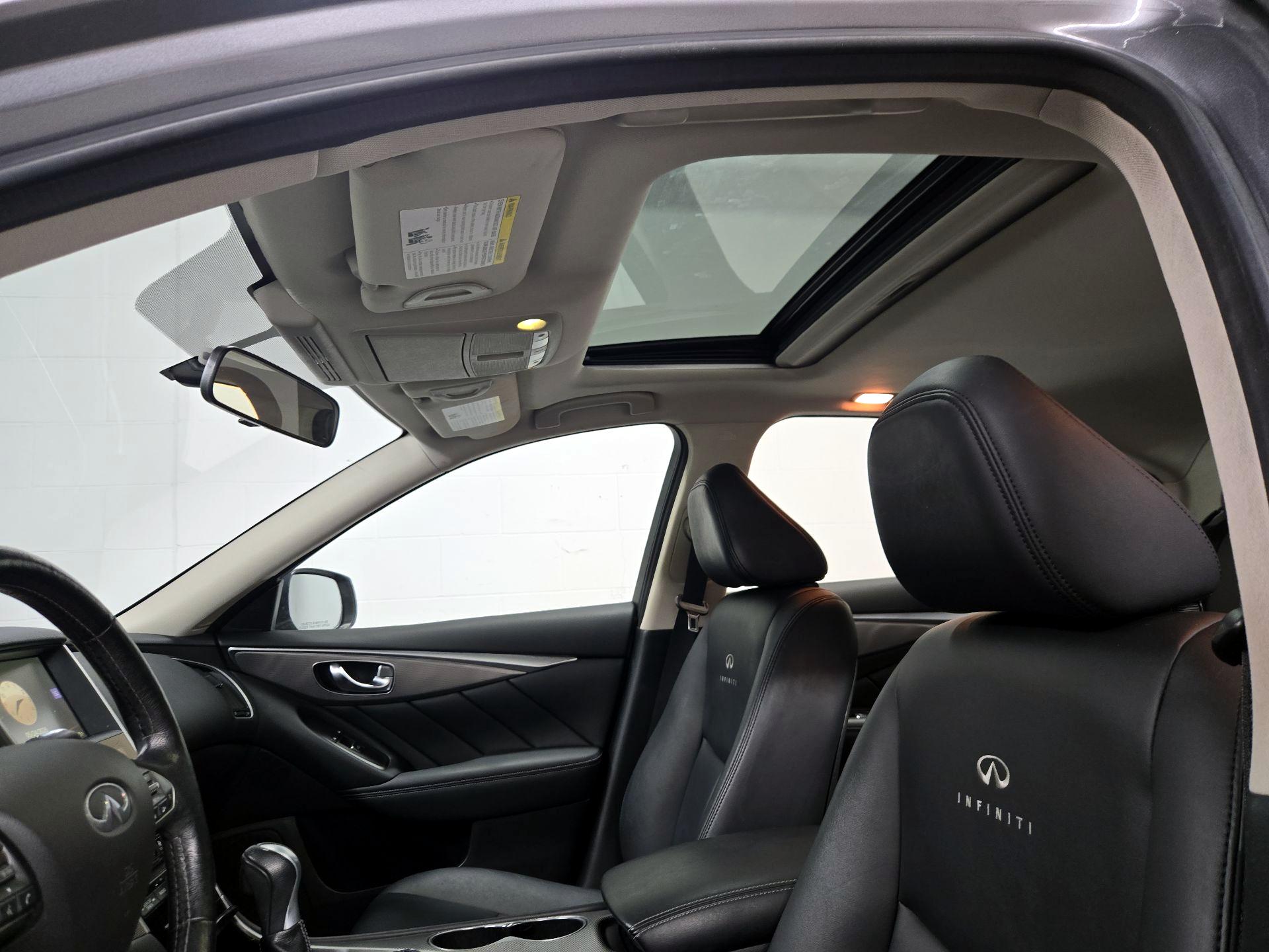 Thumbnail: 2014 INFINITI Q50 - 19