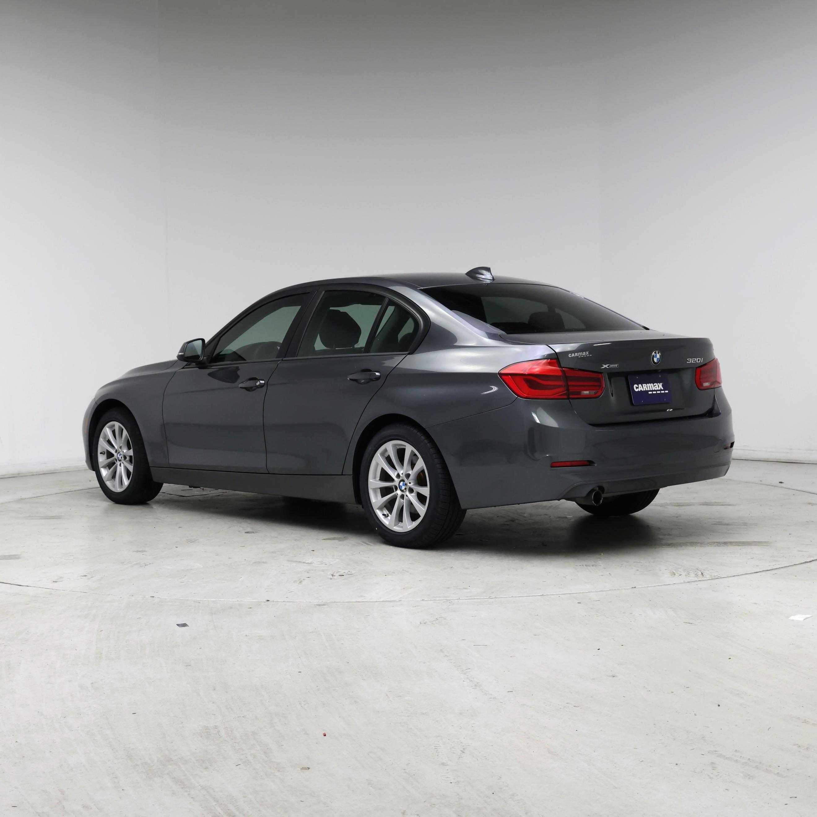 Thumbnail: 2018 BMW 3 Series - 2