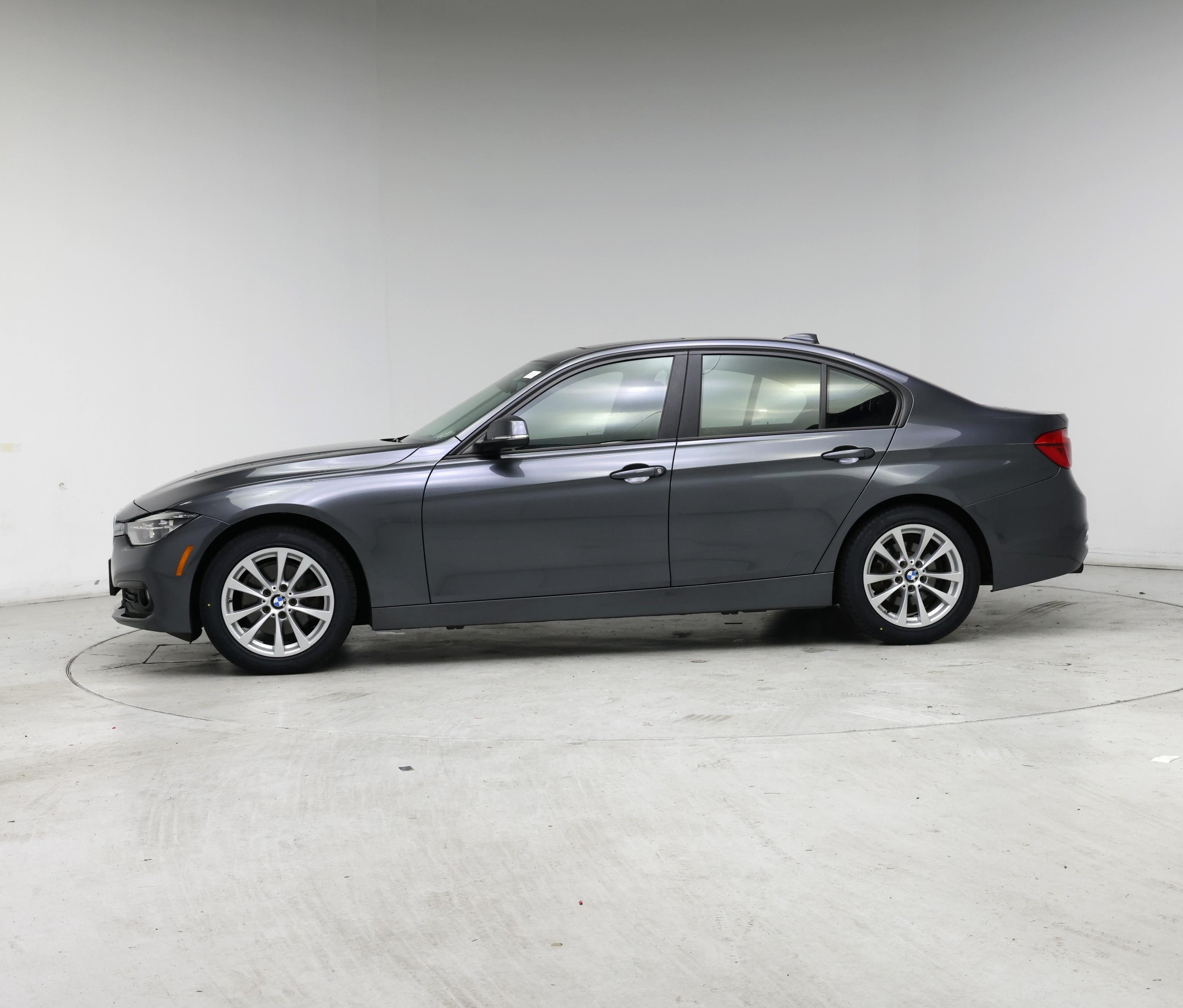 Thumbnail: 2018 BMW 3 Series - 3