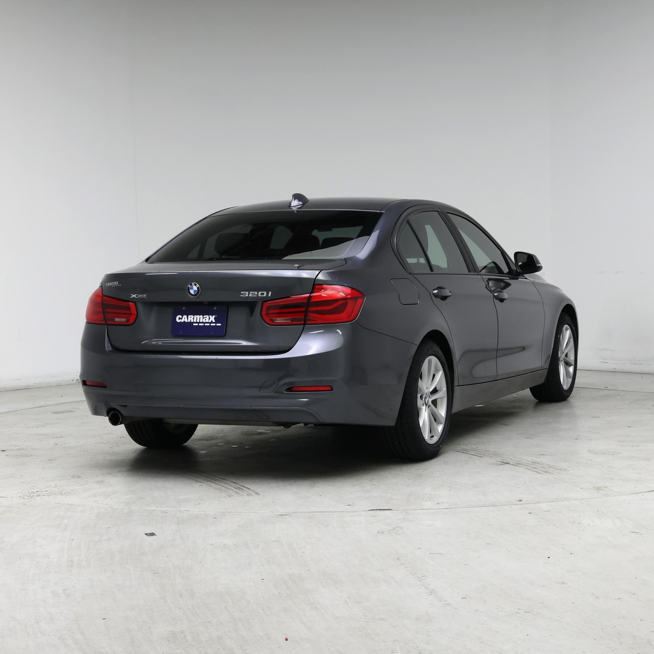 Thumbnail: 2018 BMW 3 Series - 8