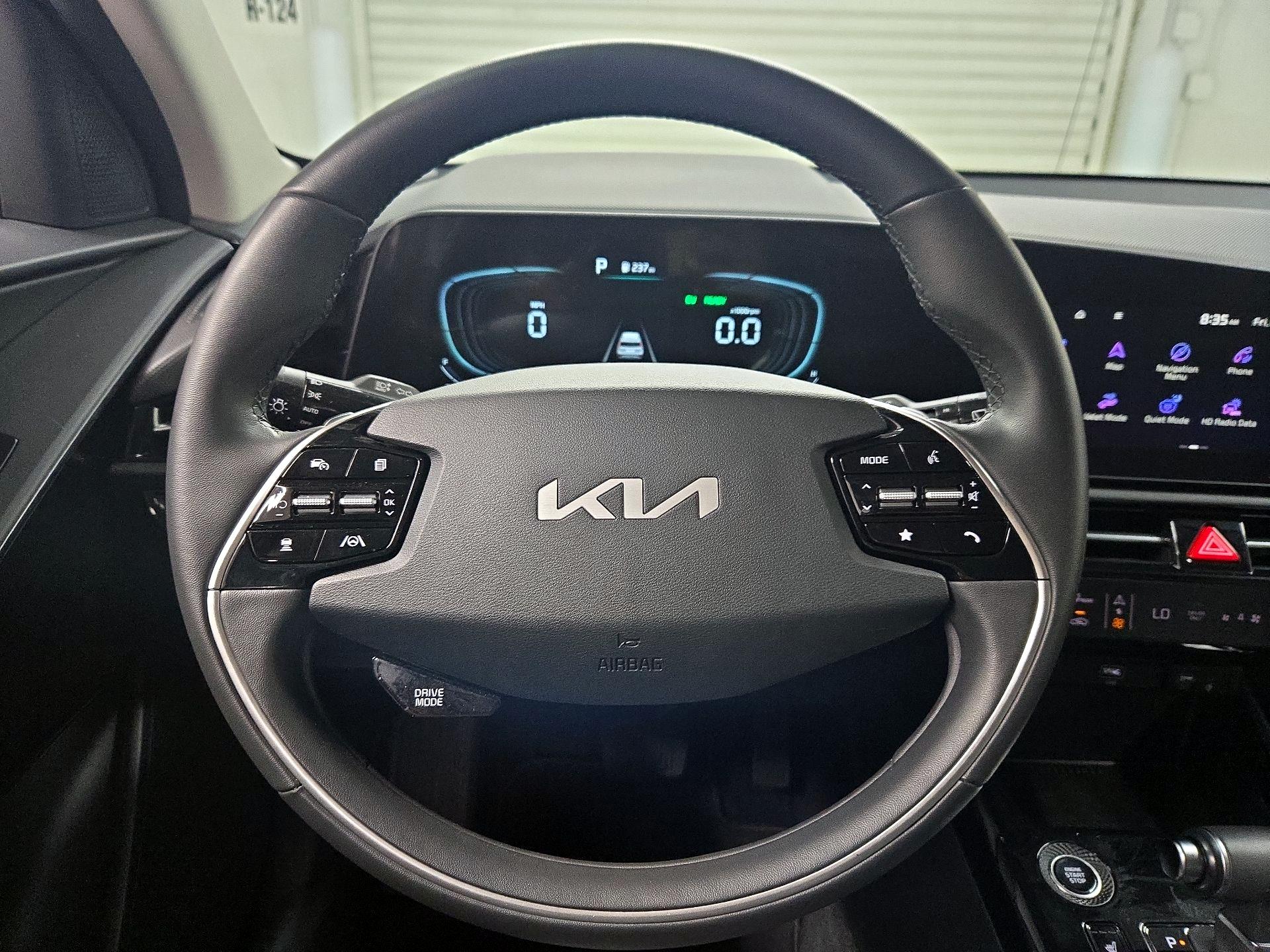 Thumbnail: 2023 Kia Niro - 10