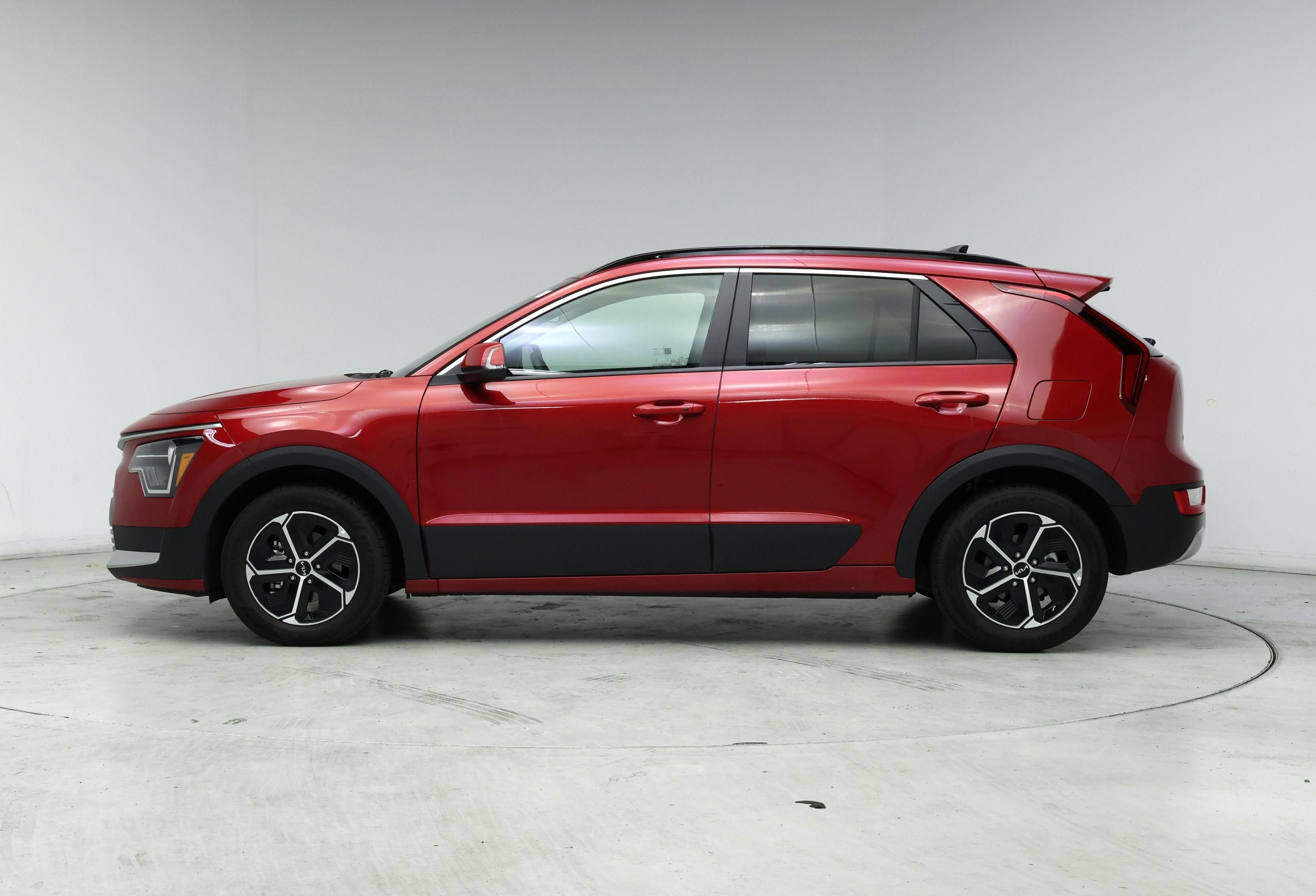 Thumbnail: 2023 Kia Niro - 3