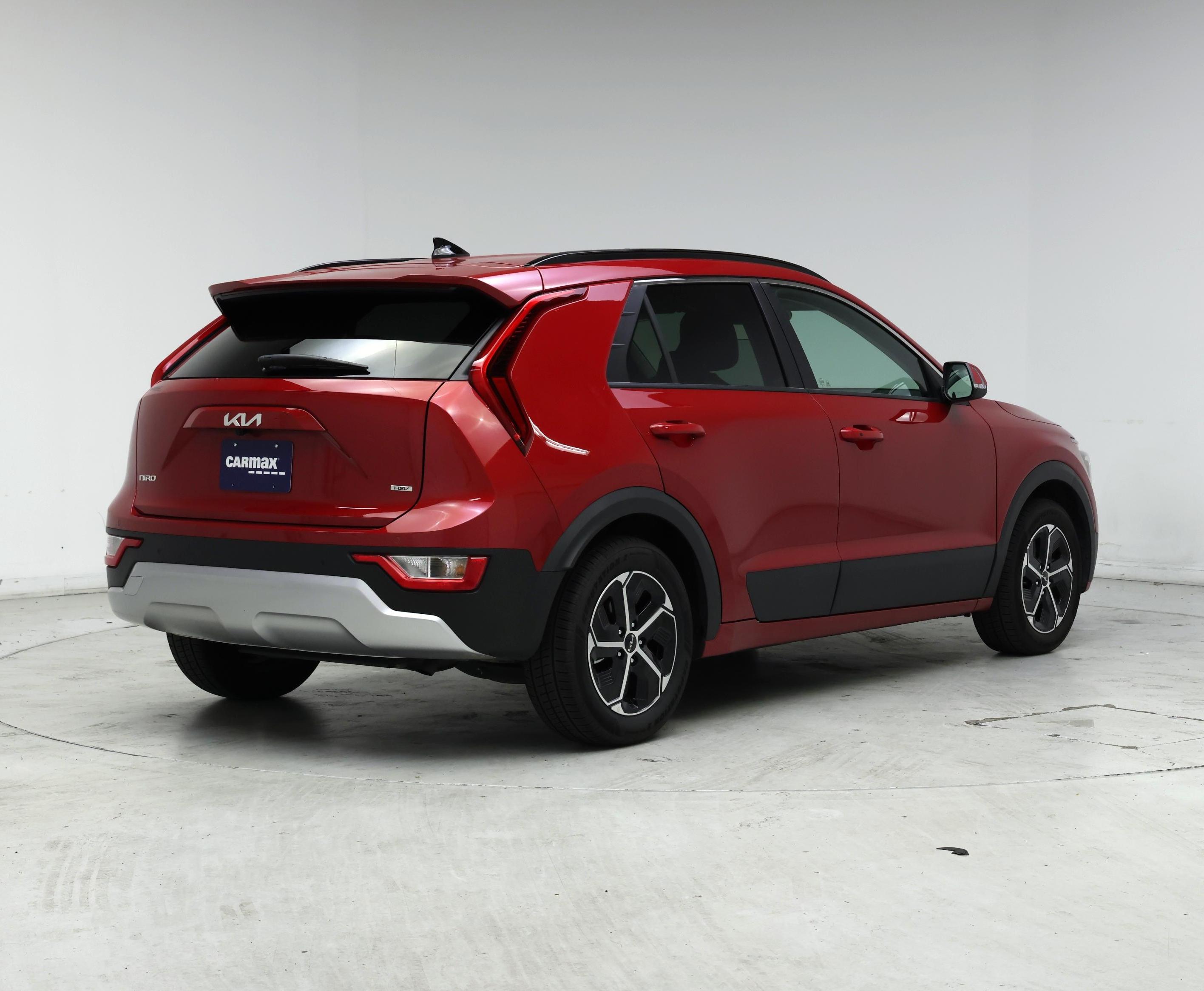 Thumbnail: 2023 Kia Niro - 8