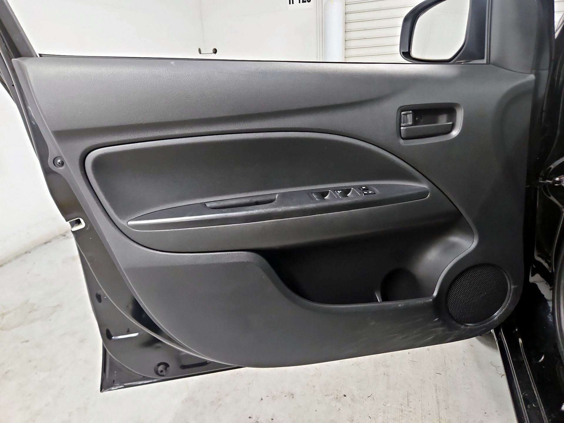 Thumbnail: 2017 Mitsubishi Mirage G4 - 12