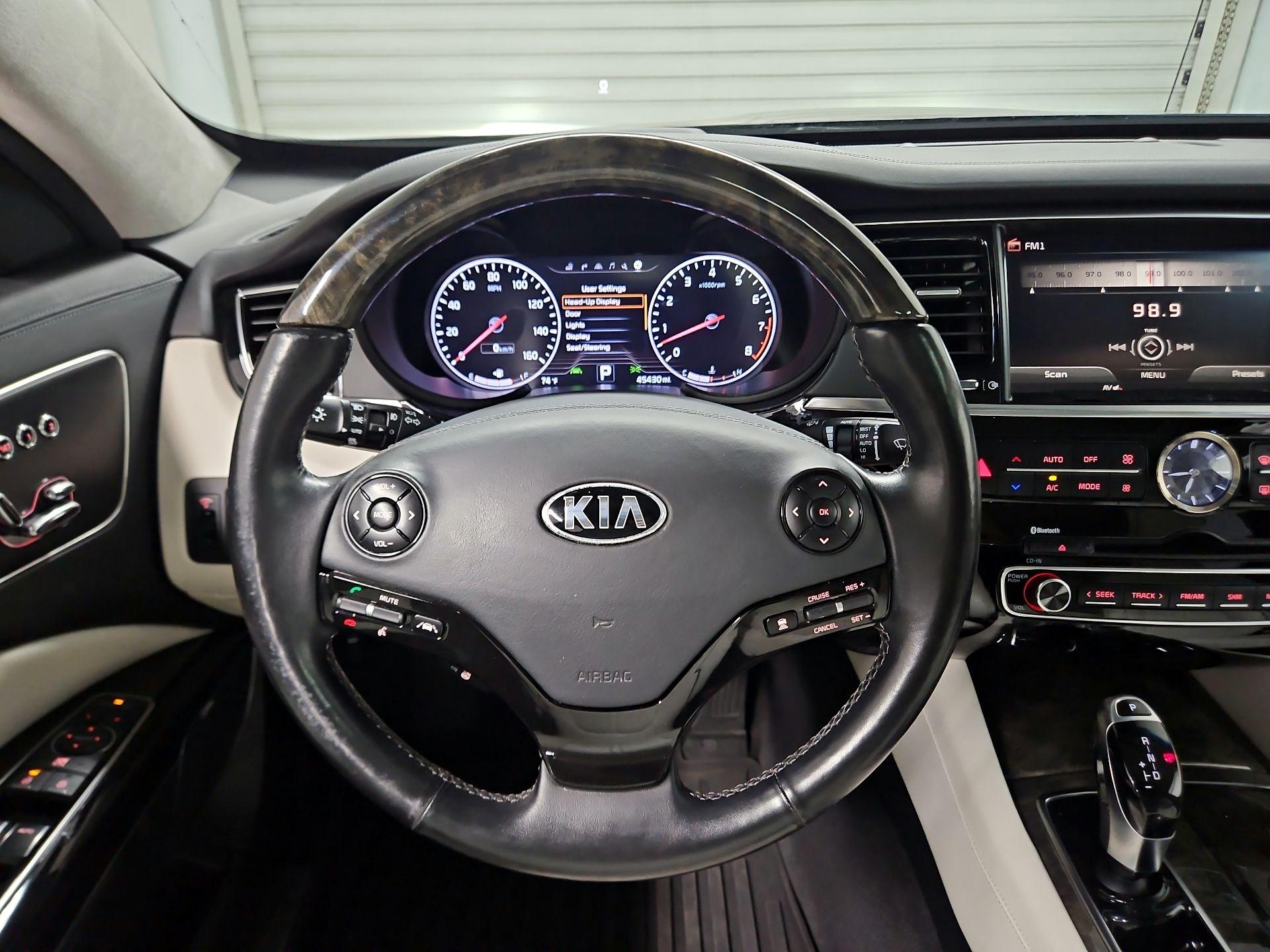 Thumbnail: 2015 Kia K900 - 10