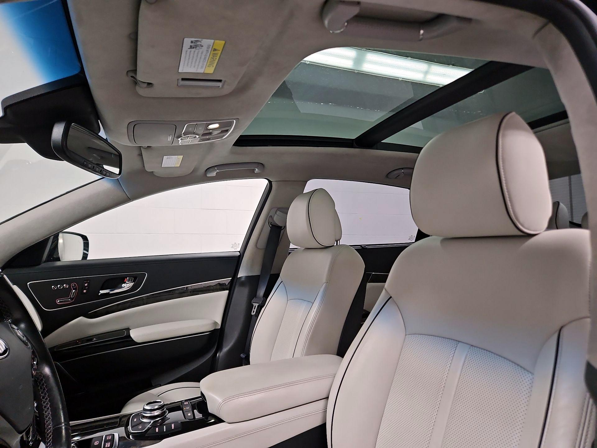 Thumbnail: 2015 Kia K900 - 19