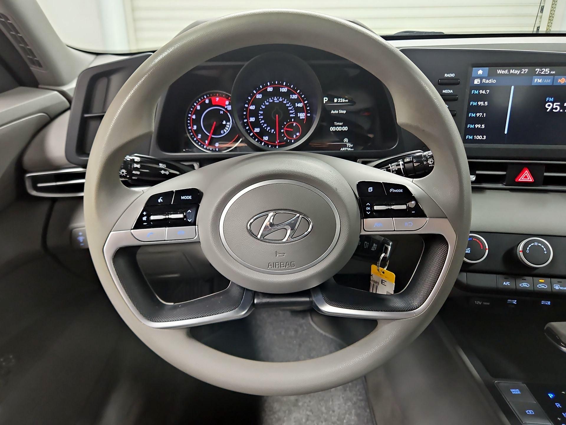 Thumbnail: 2021 Hyundai Elantra - 10
