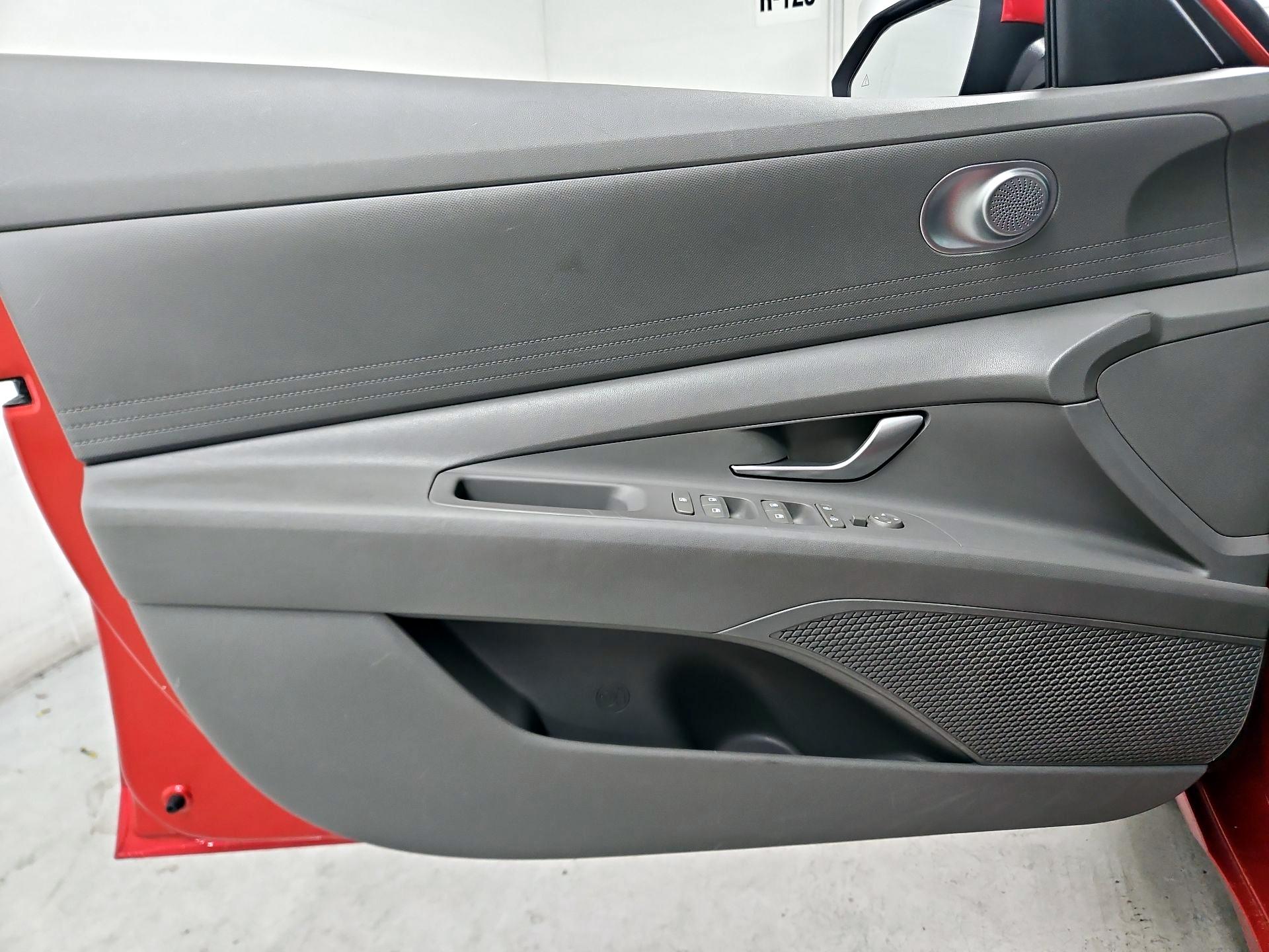 Thumbnail: 2021 Hyundai Elantra - 12