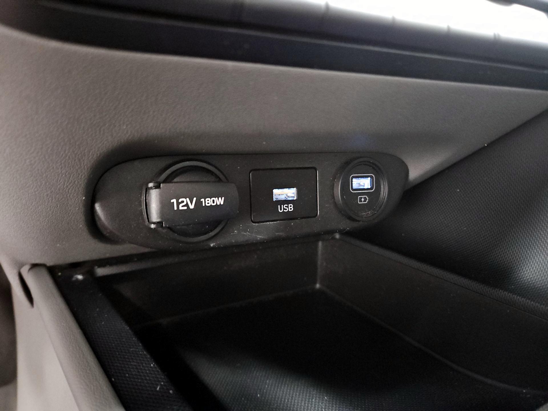 Thumbnail: 2021 Hyundai Elantra - 18