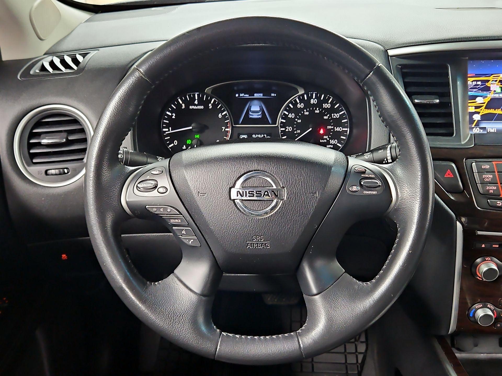 Thumbnail: 2014 Nissan Pathfinder - 10