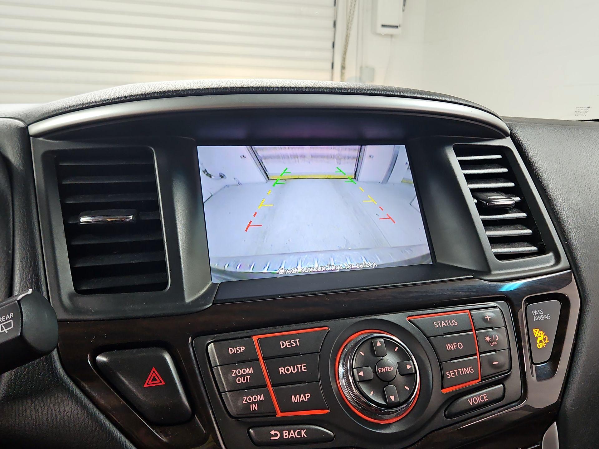 Thumbnail: 2014 Nissan Pathfinder - 15