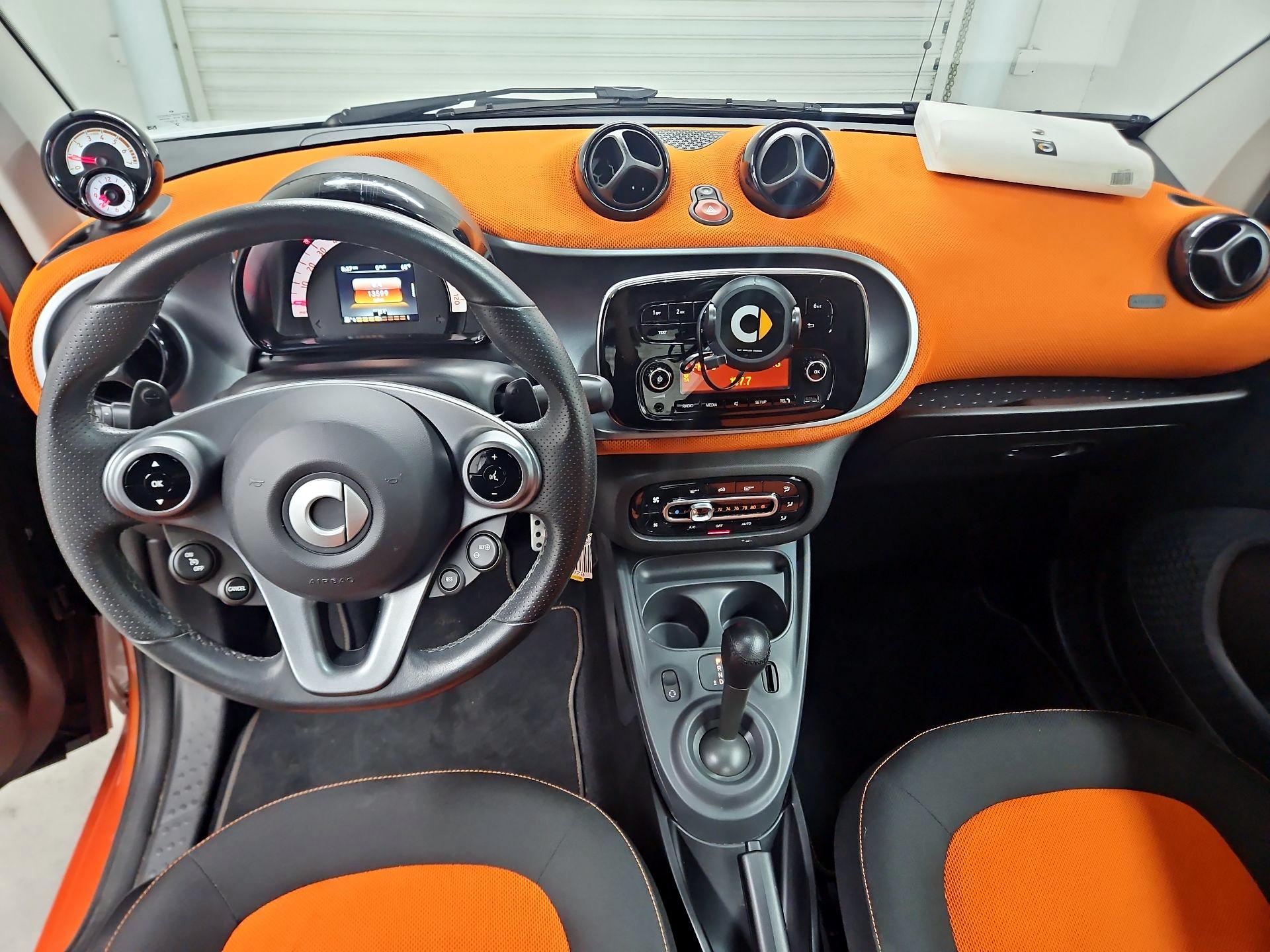 Thumbnail: 2016 smart fortwo - 9