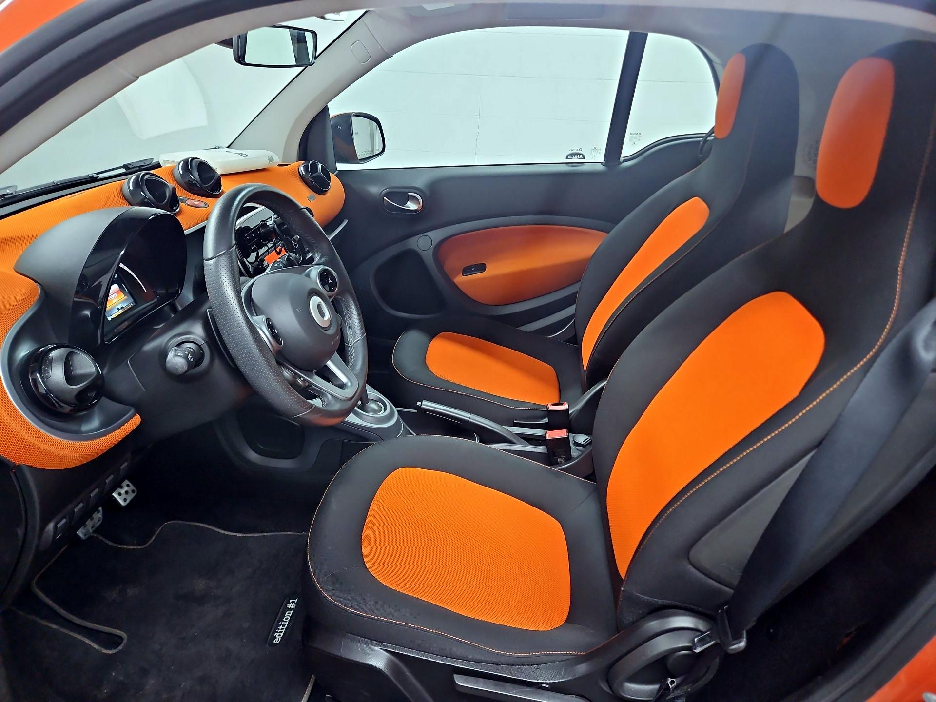 Thumbnail: 2016 smart fortwo - 11