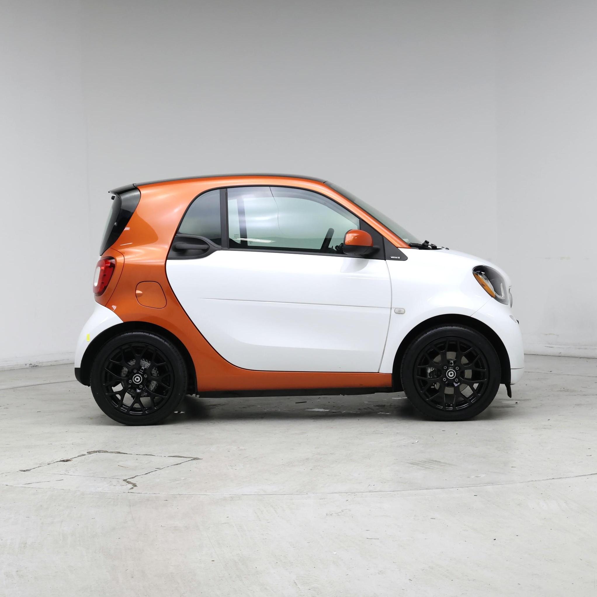 Thumbnail: 2016 smart fortwo - 7