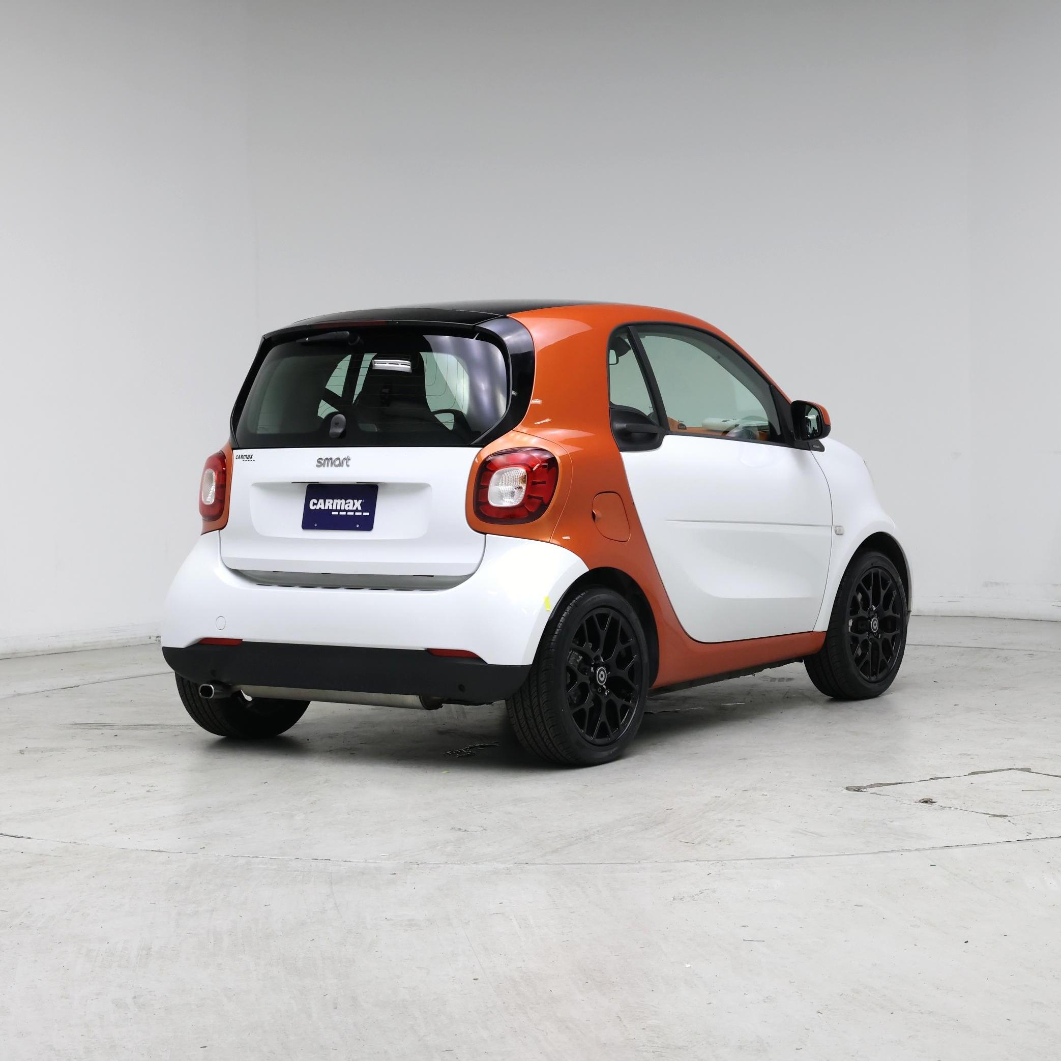 Thumbnail: 2016 smart fortwo - 8