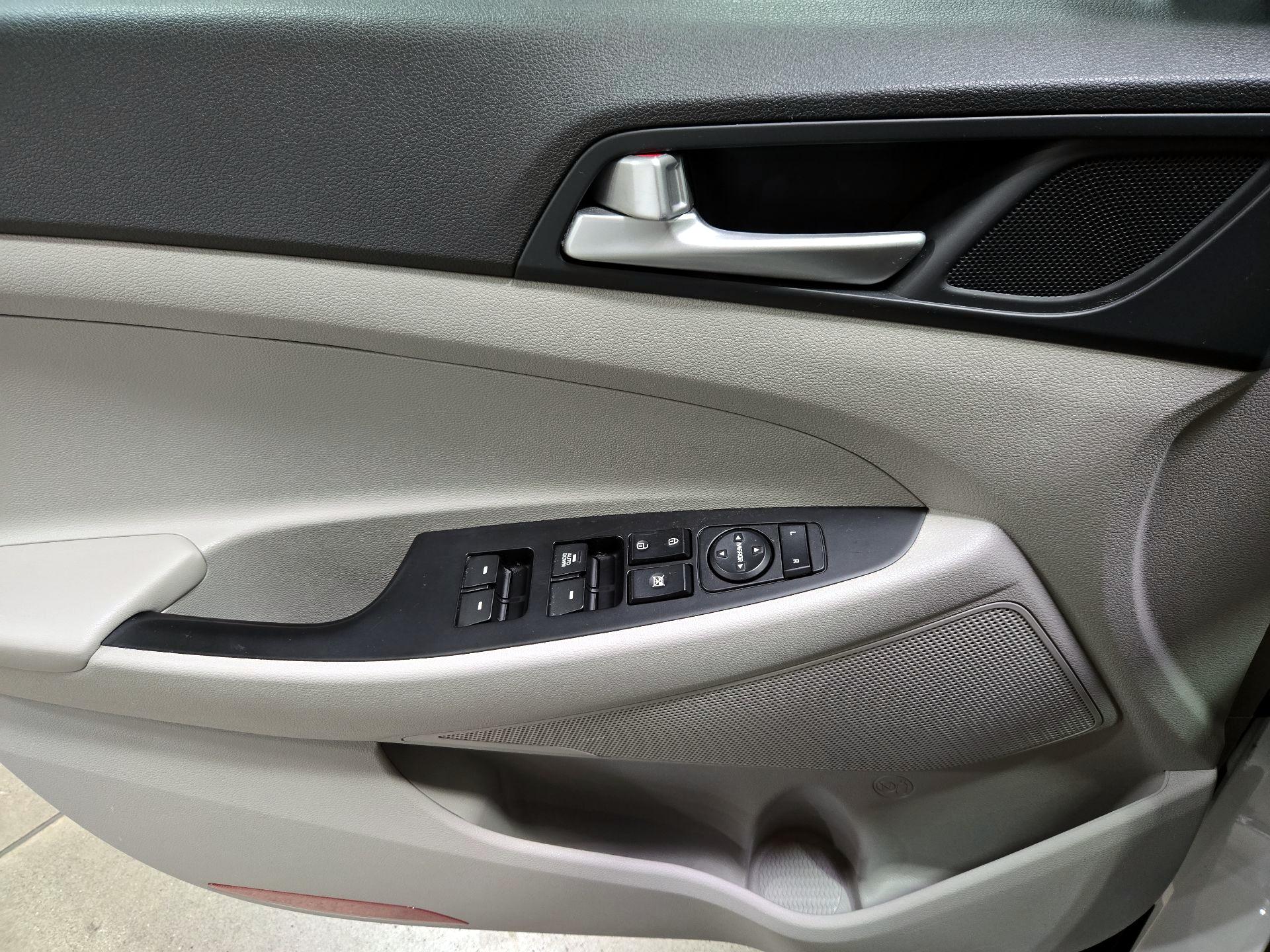 Thumbnail: 2020 Hyundai Tucson - 12